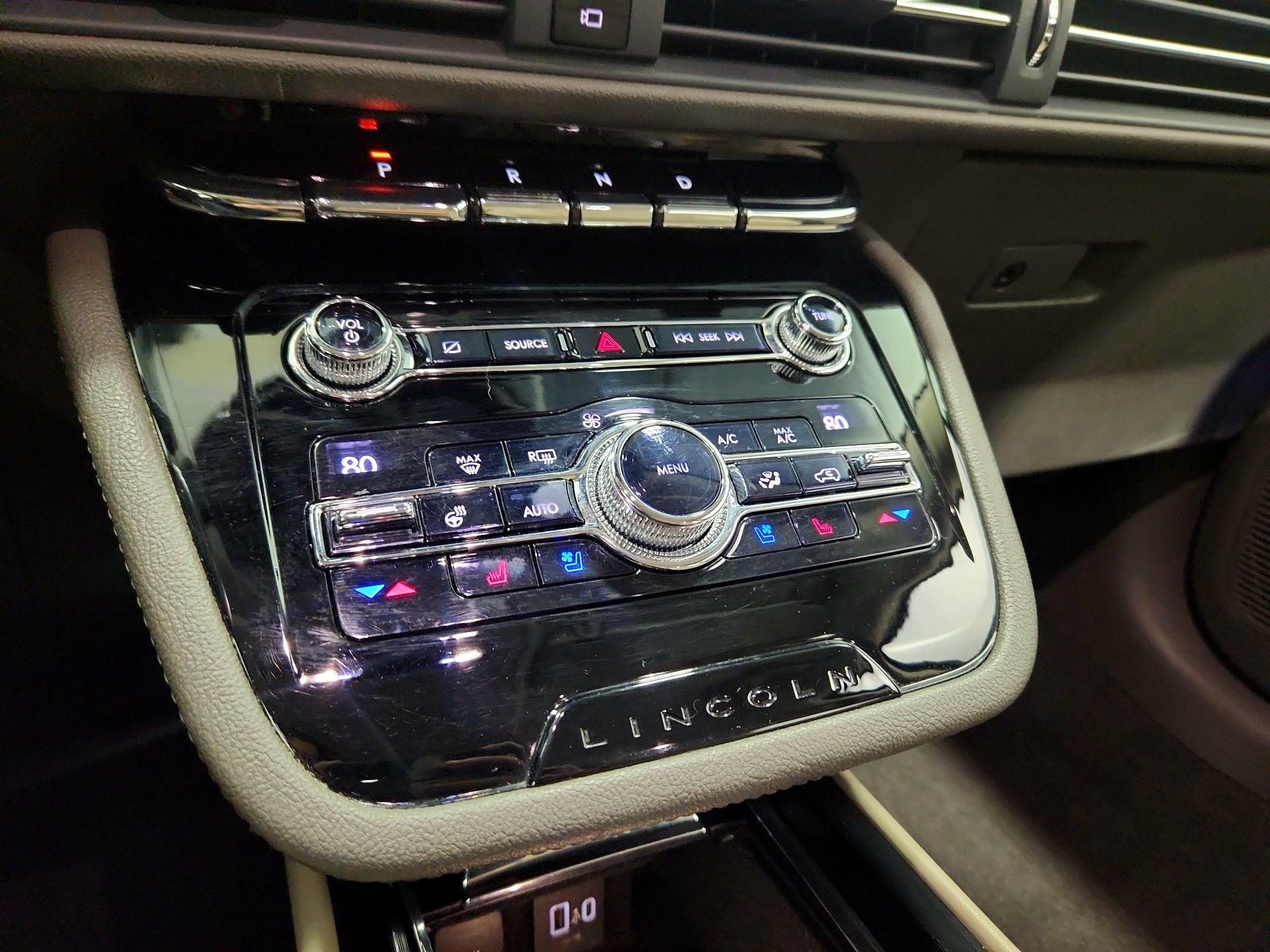 Thumbnail: 2020 Lincoln Corsair - 17