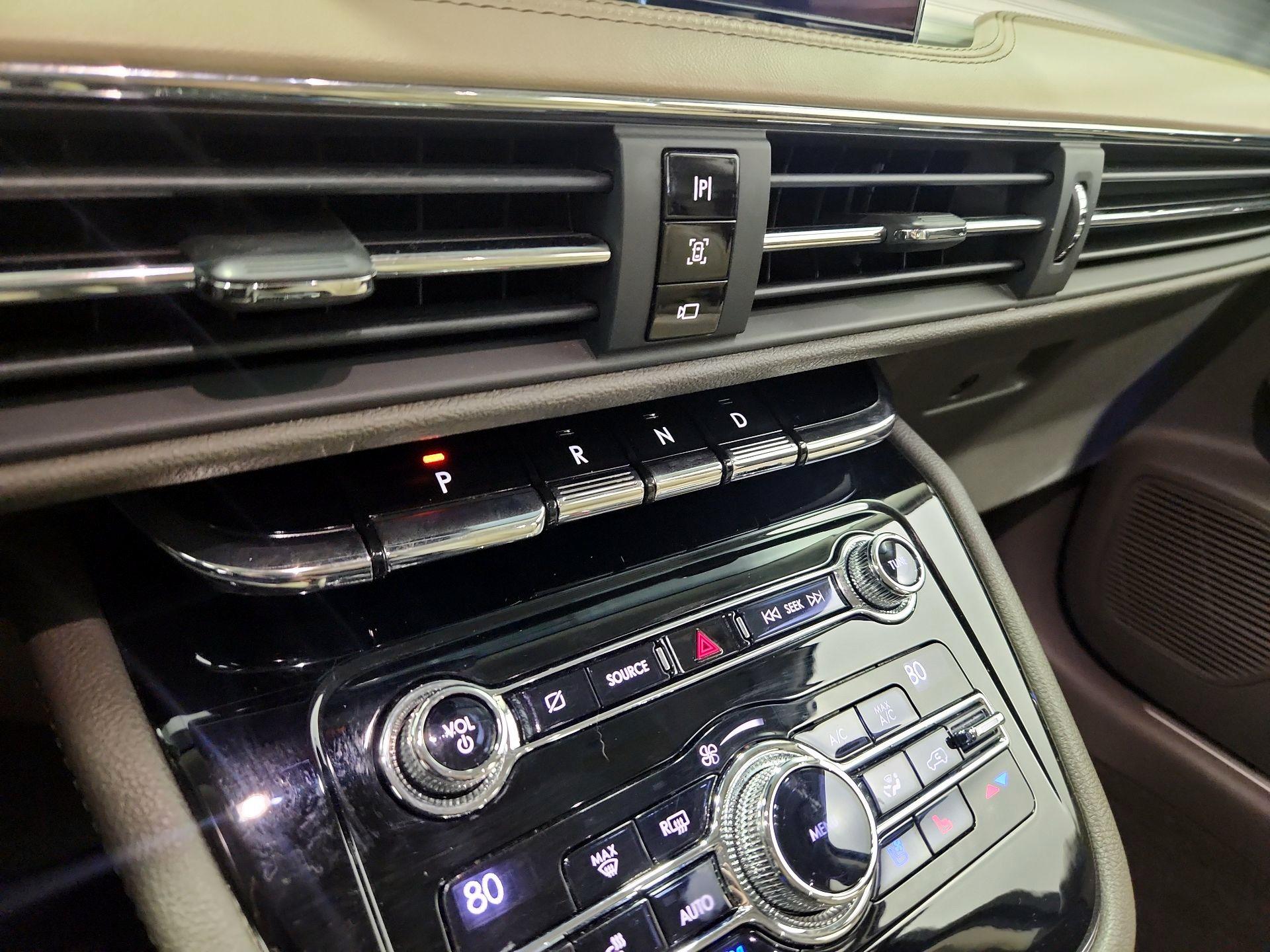 Thumbnail: 2020 Lincoln Corsair - 18