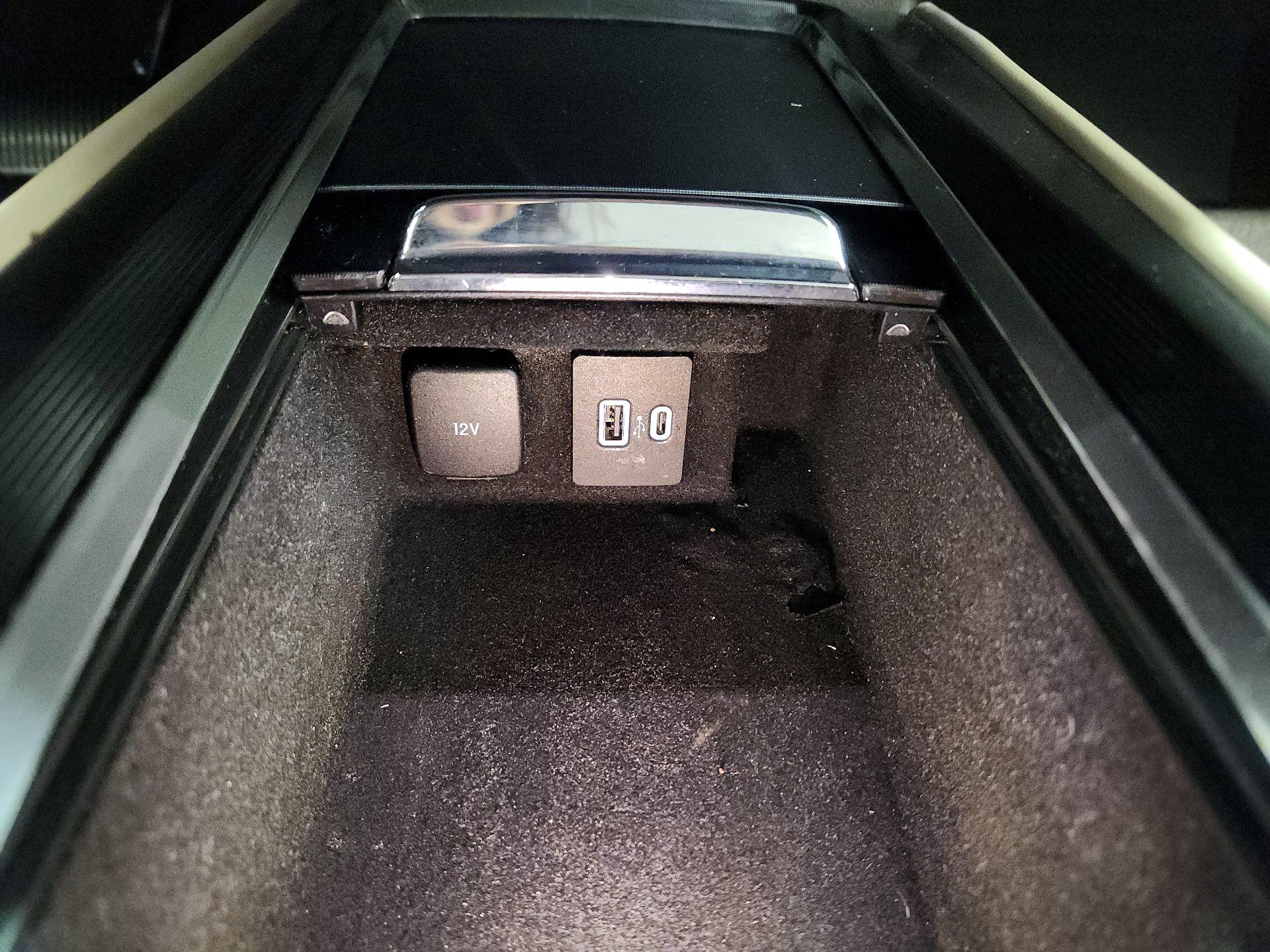 Thumbnail: 2020 Lincoln Corsair - 19