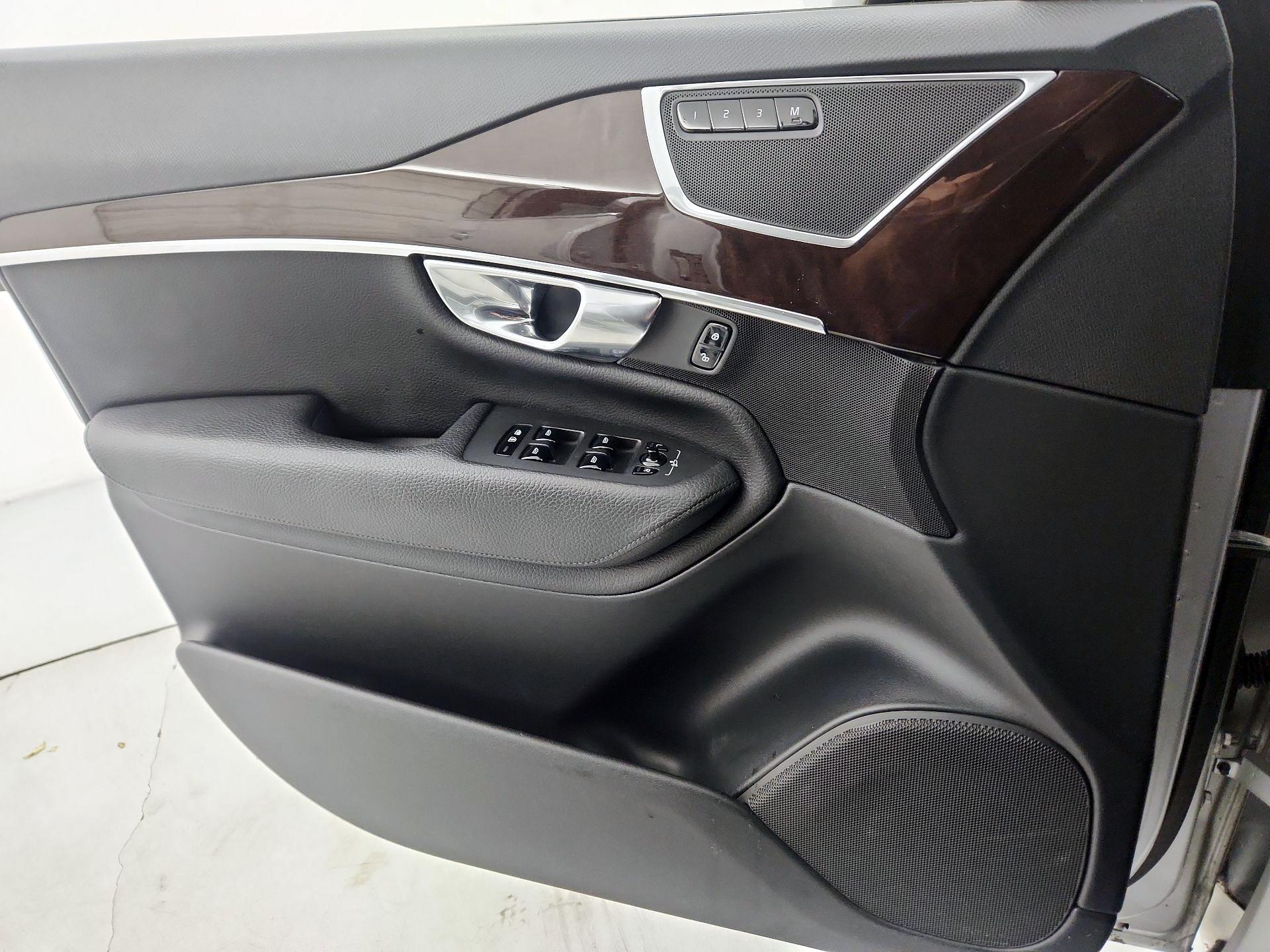 Thumbnail: 2018 Volvo XC90 - 12