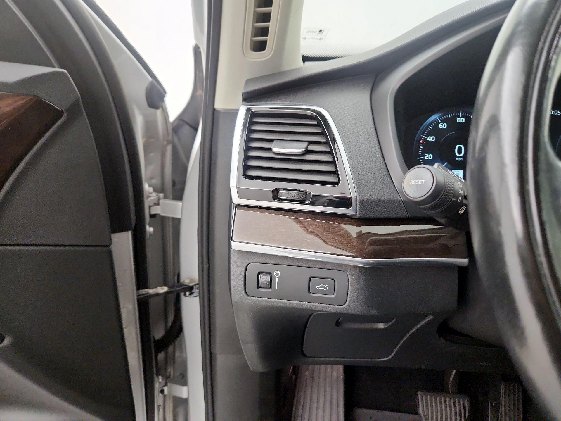 Thumbnail: 2018 Volvo XC90 - 13