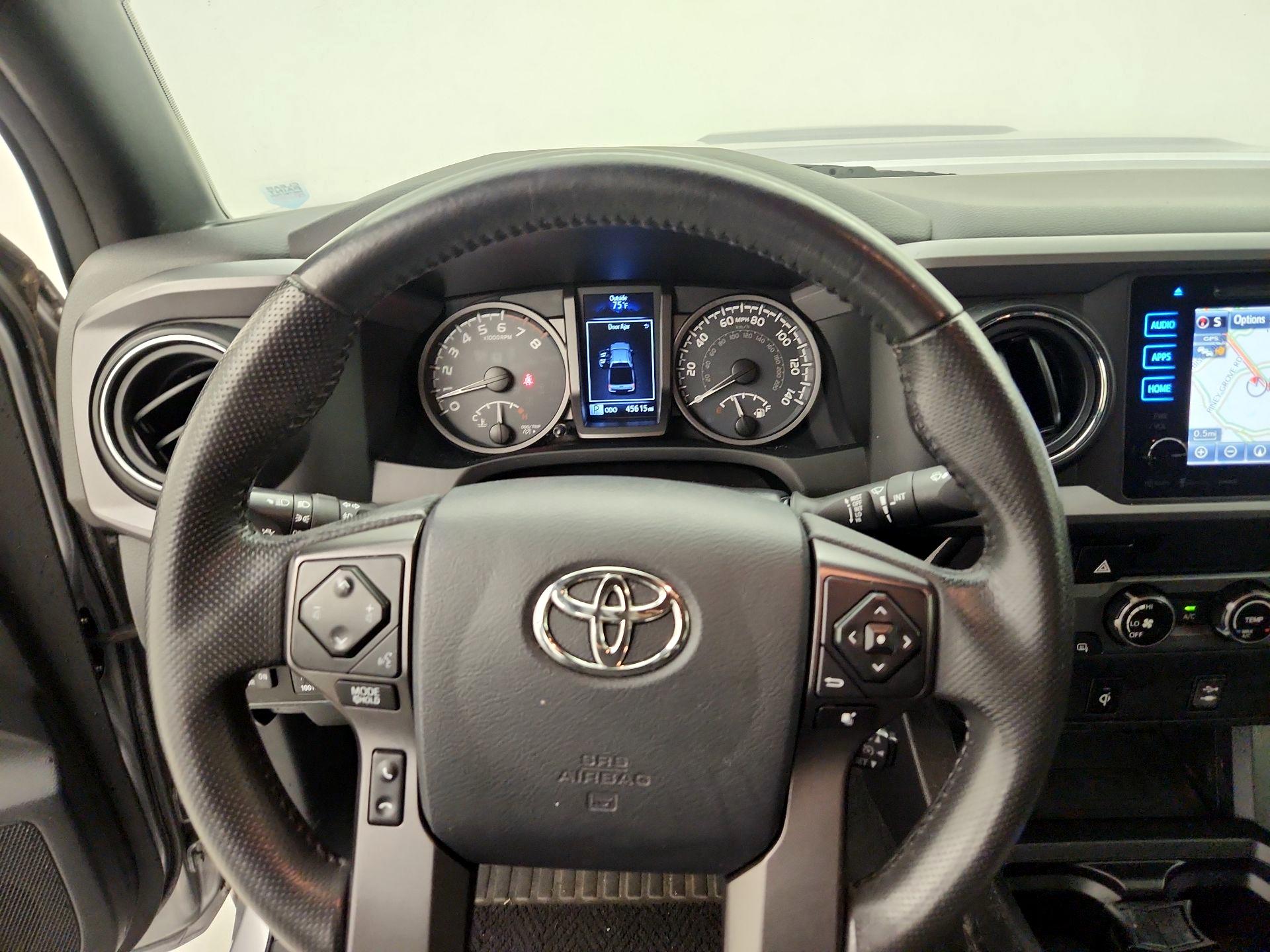Thumbnail: 2017 Toyota Tacoma - 10