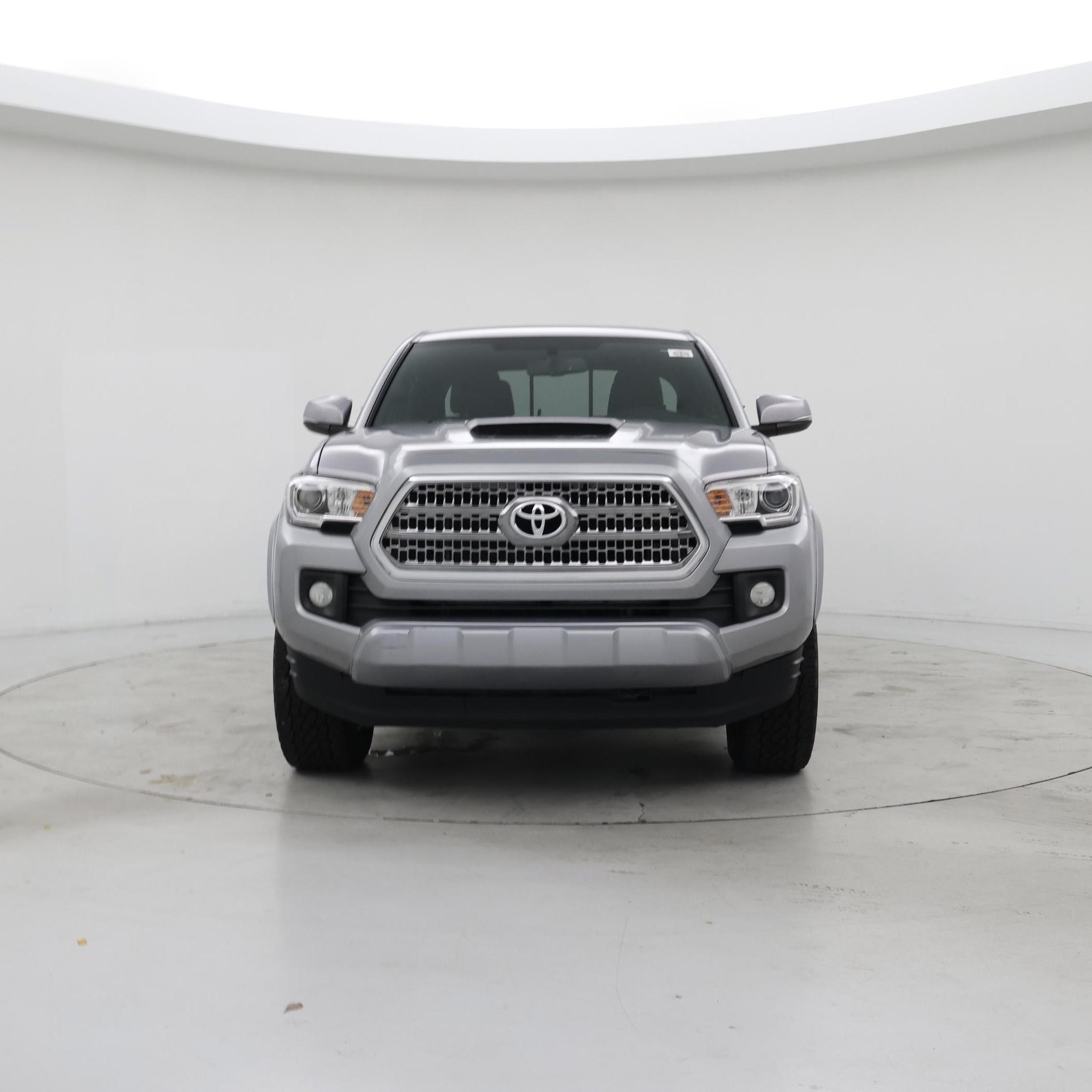 Thumbnail: 2017 Toyota Tacoma - 5