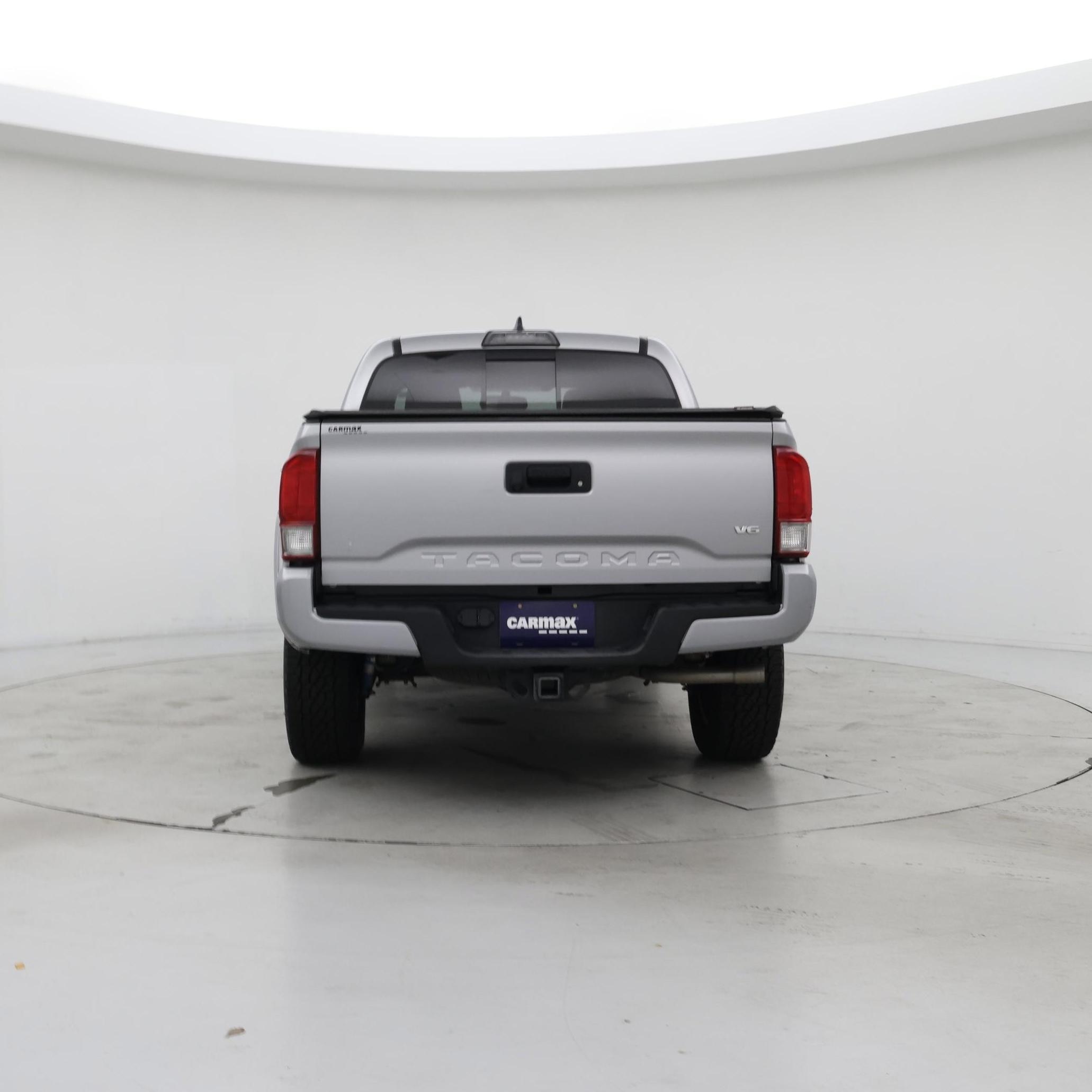 Thumbnail: 2017 Toyota Tacoma - 6