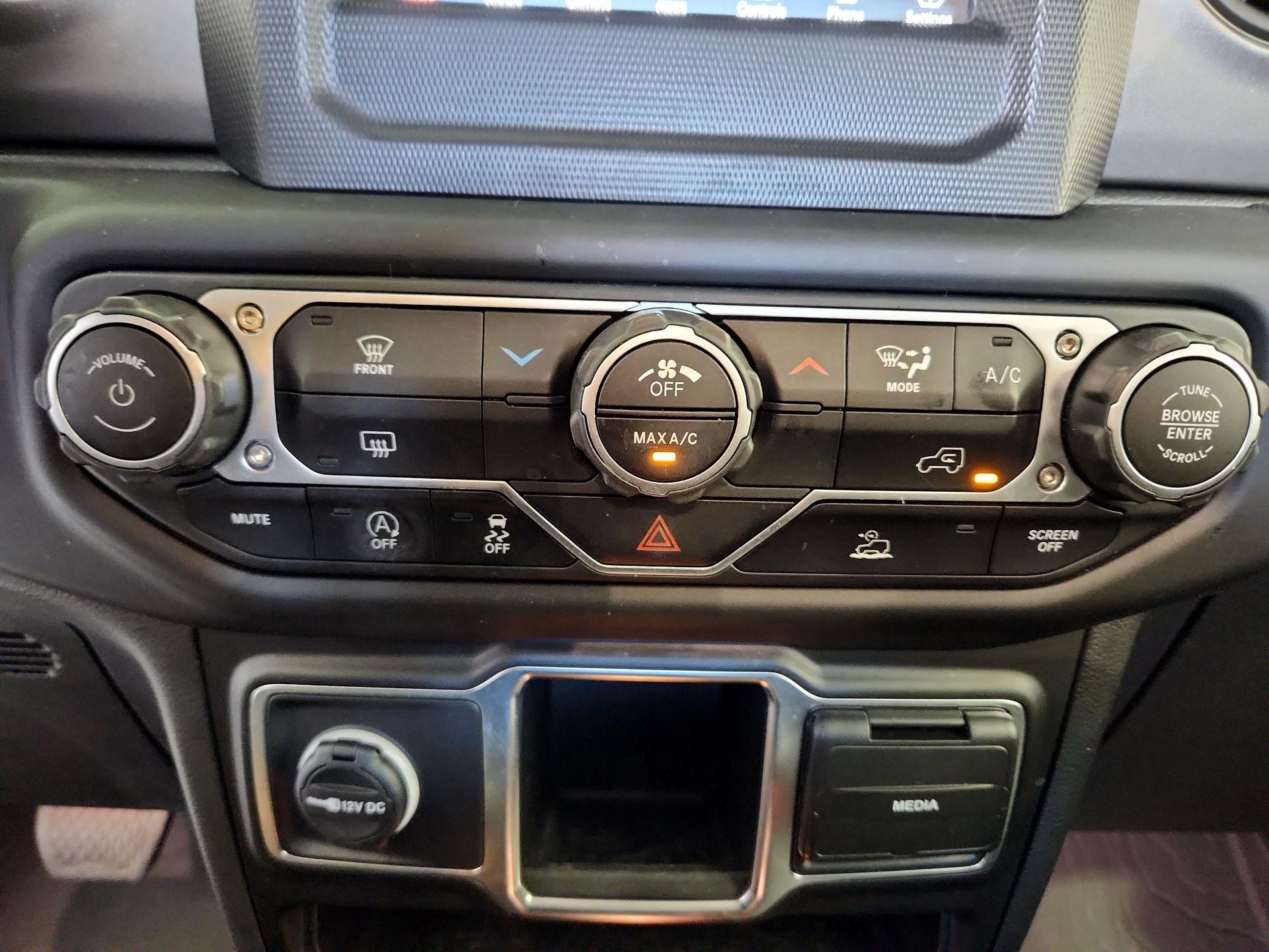 Thumbnail: 2023 Jeep Gladiator - 16