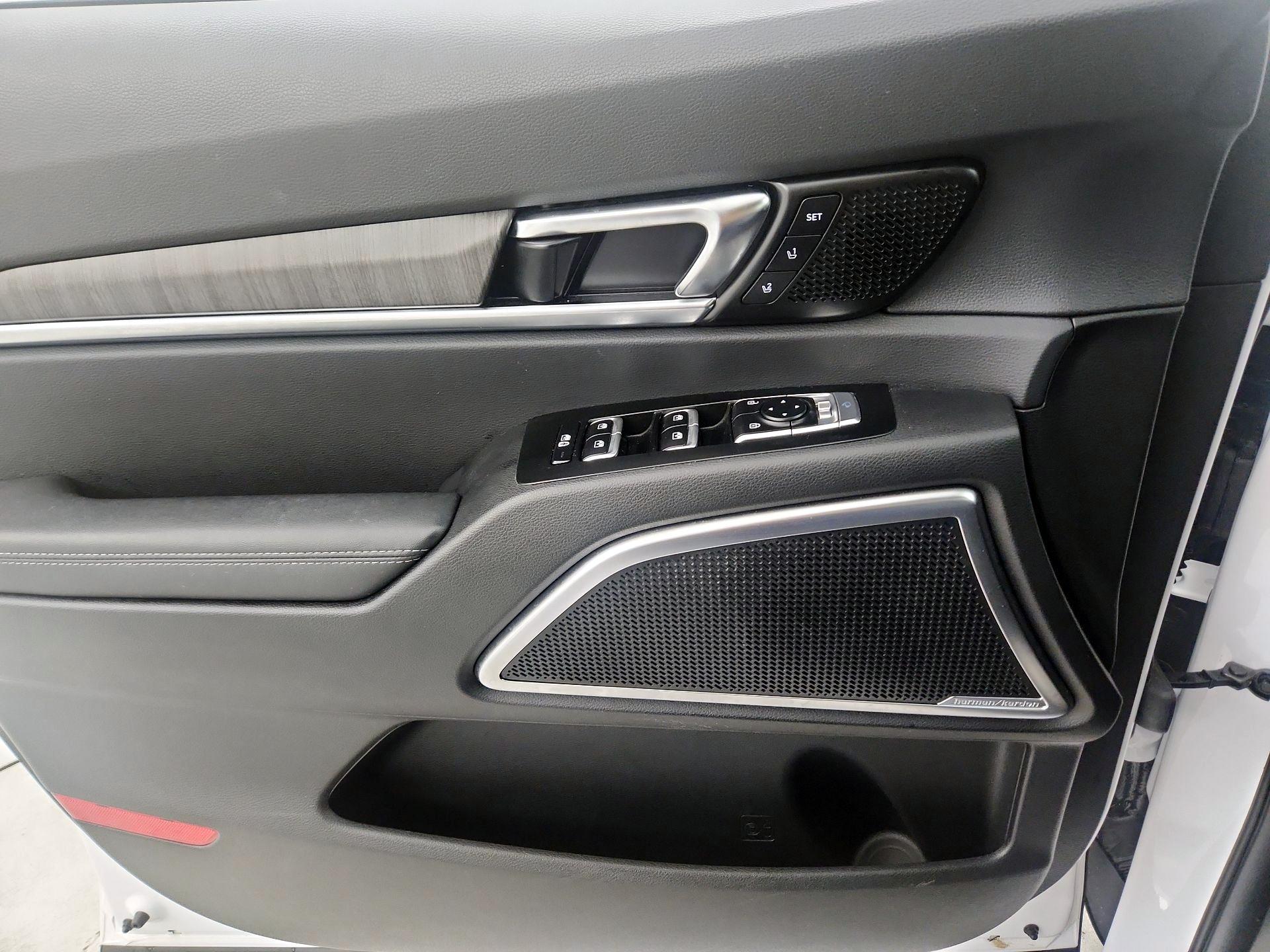 Thumbnail: 2023 Kia Telluride - 12