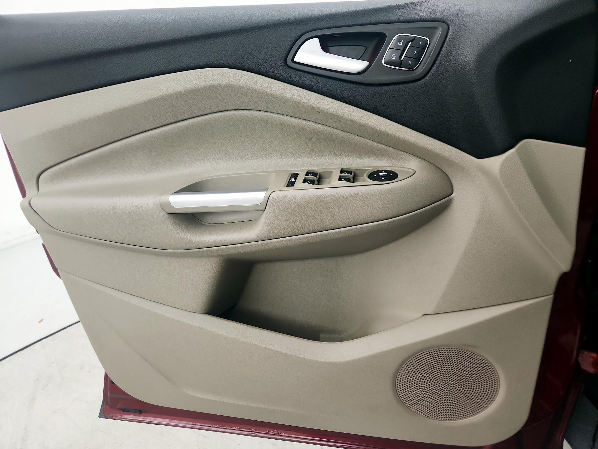 Thumbnail: 2016 Ford Escape - 12