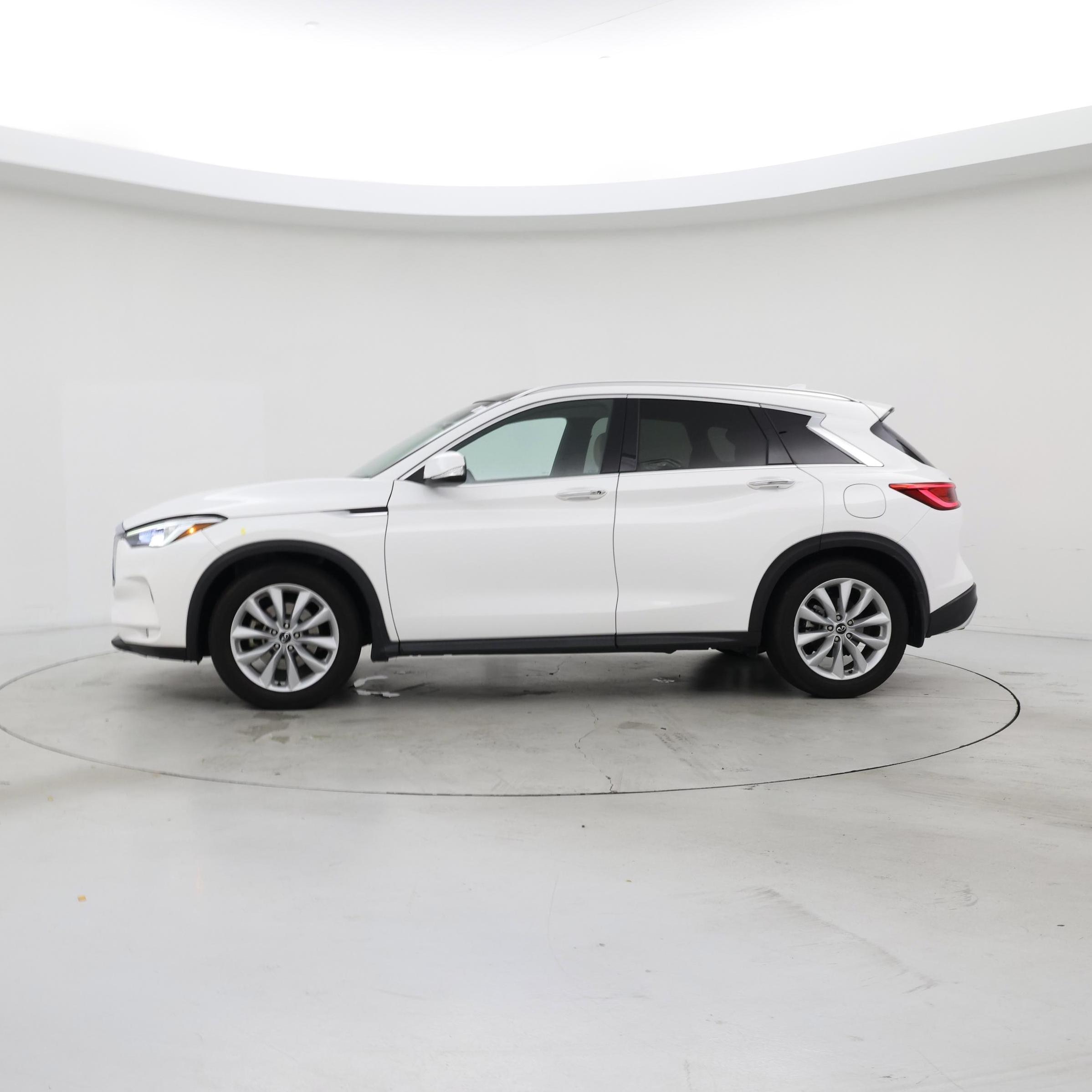 Thumbnail: 2019 INFINITI QX50 - 3