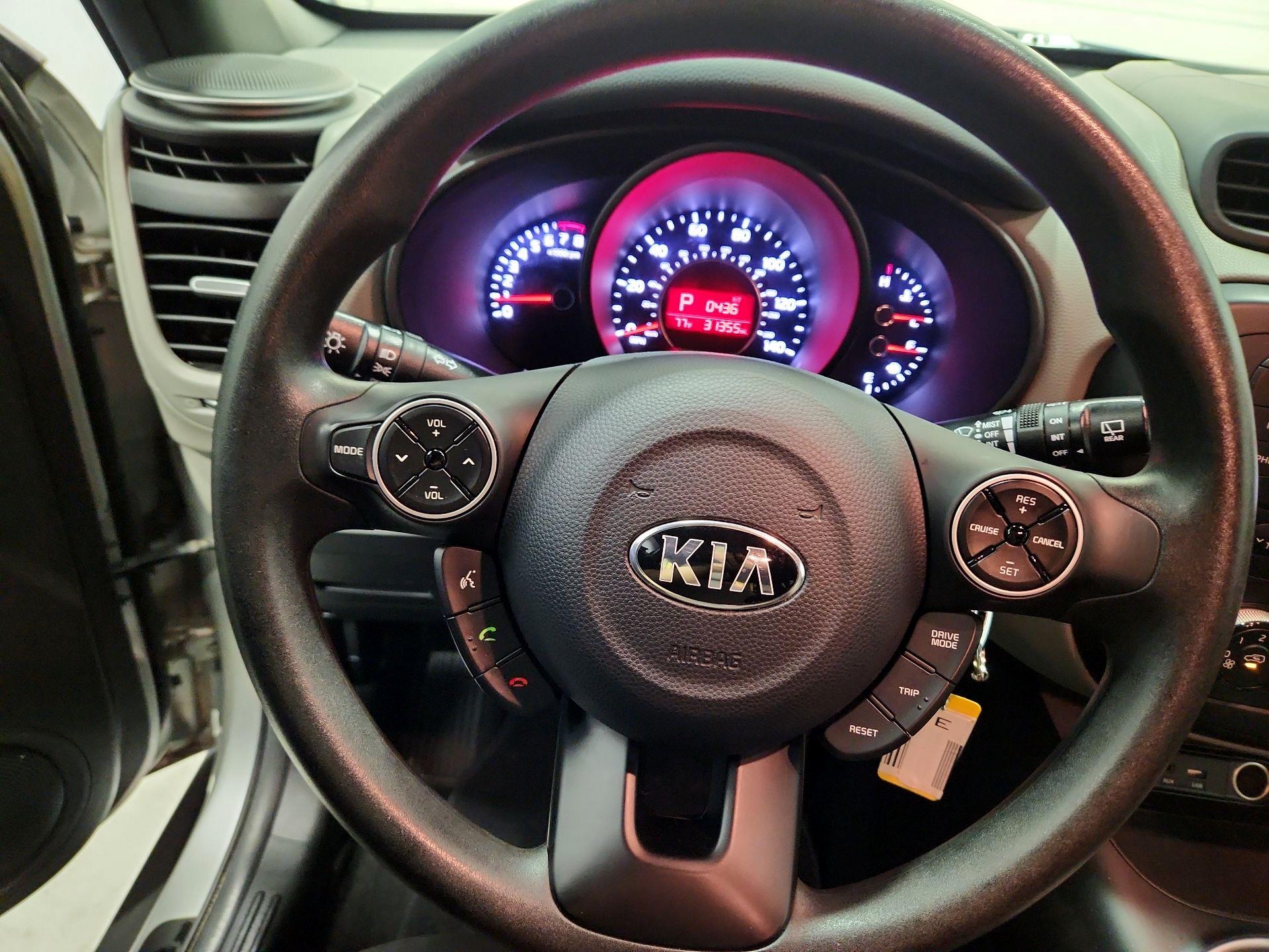 Thumbnail: 2017 Kia Soul - 10