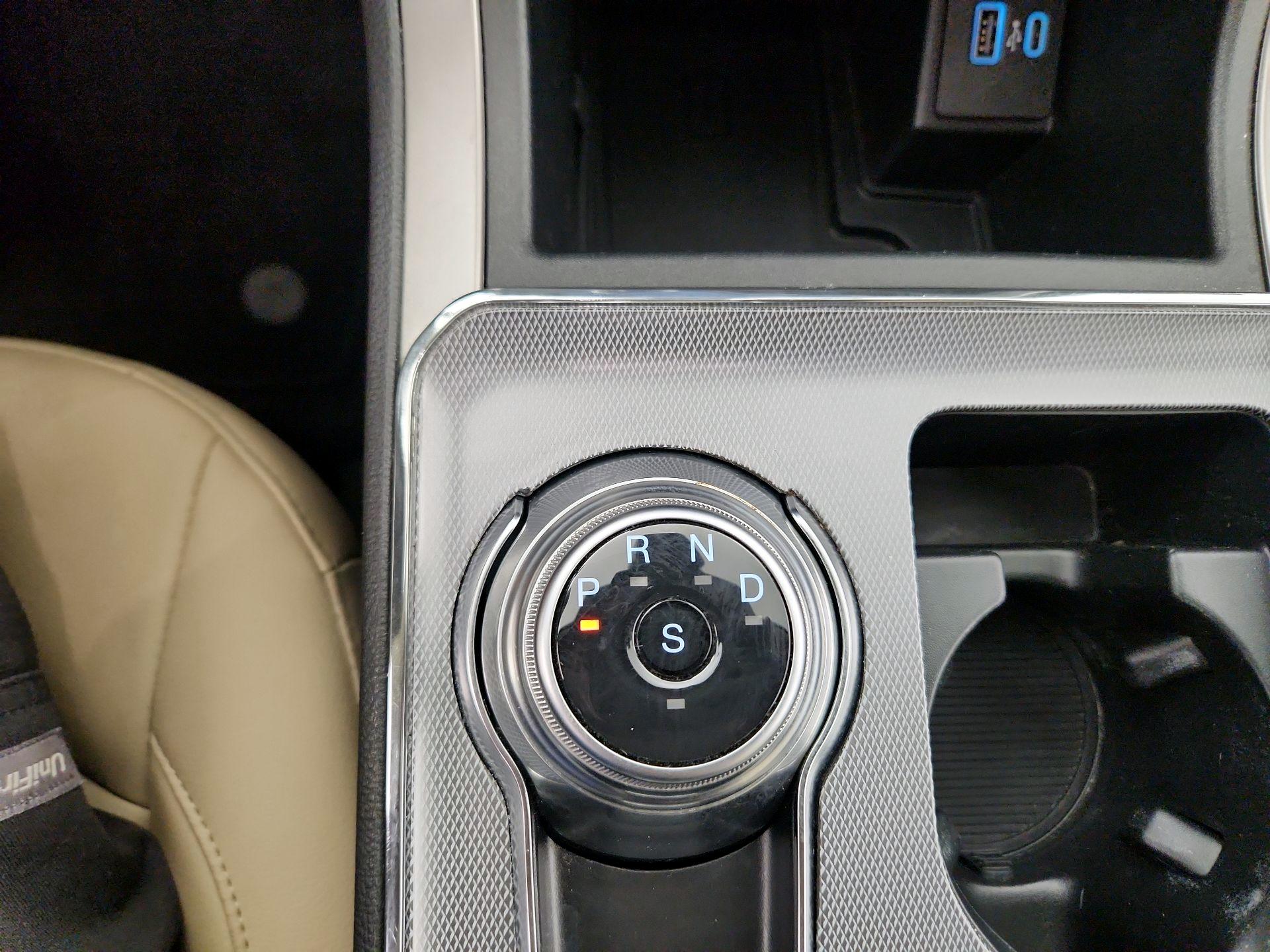Thumbnail: 2021 Ford Edge - 17