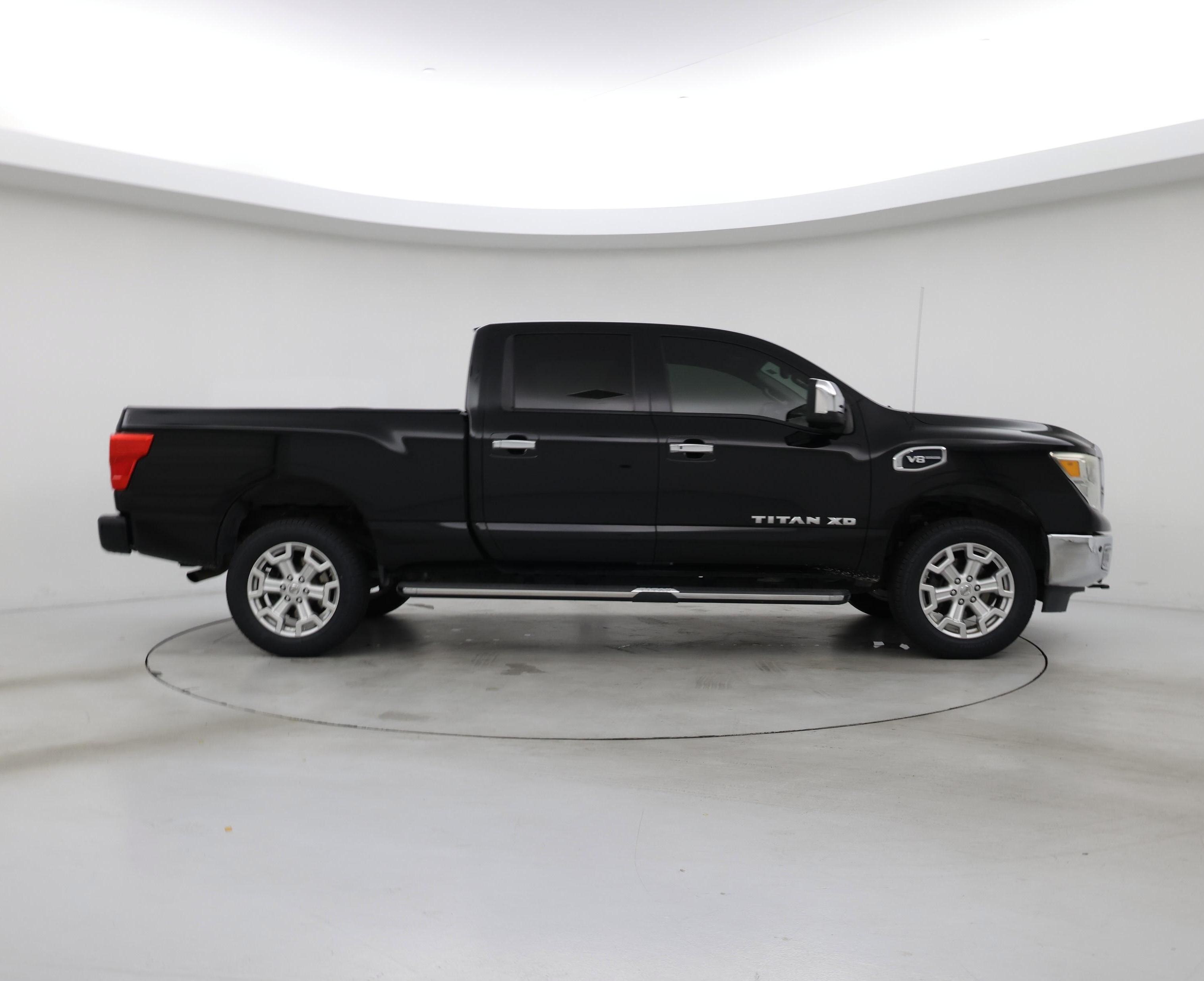 Thumbnail: 2017 Nissan Titan - 7