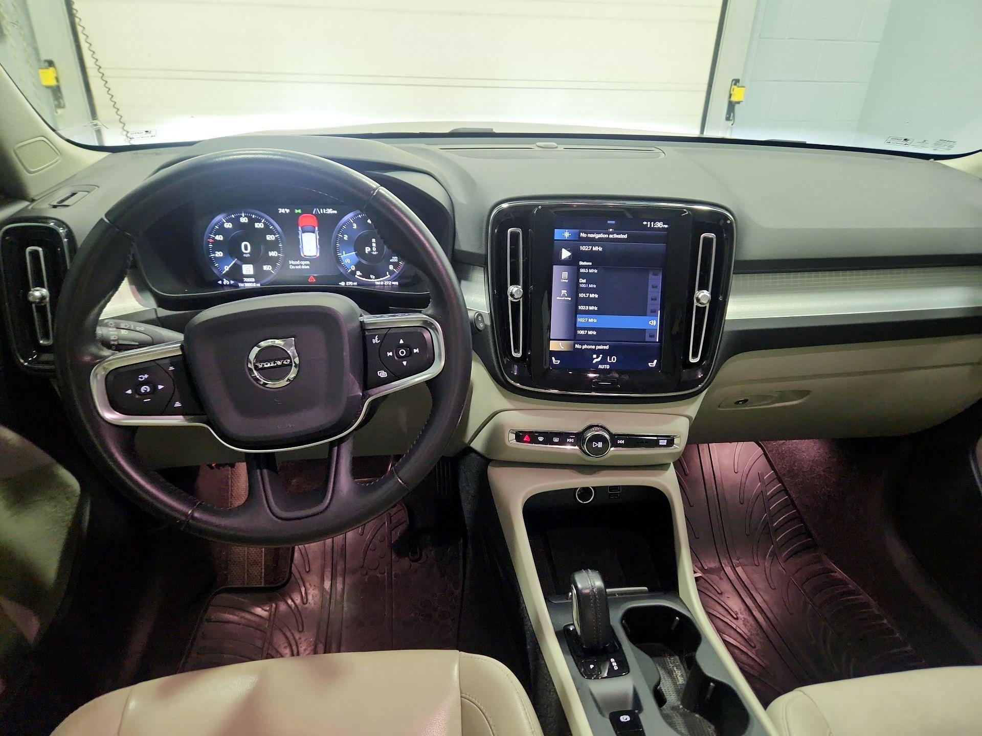 Thumbnail: 2020 Volvo XC40 - 9