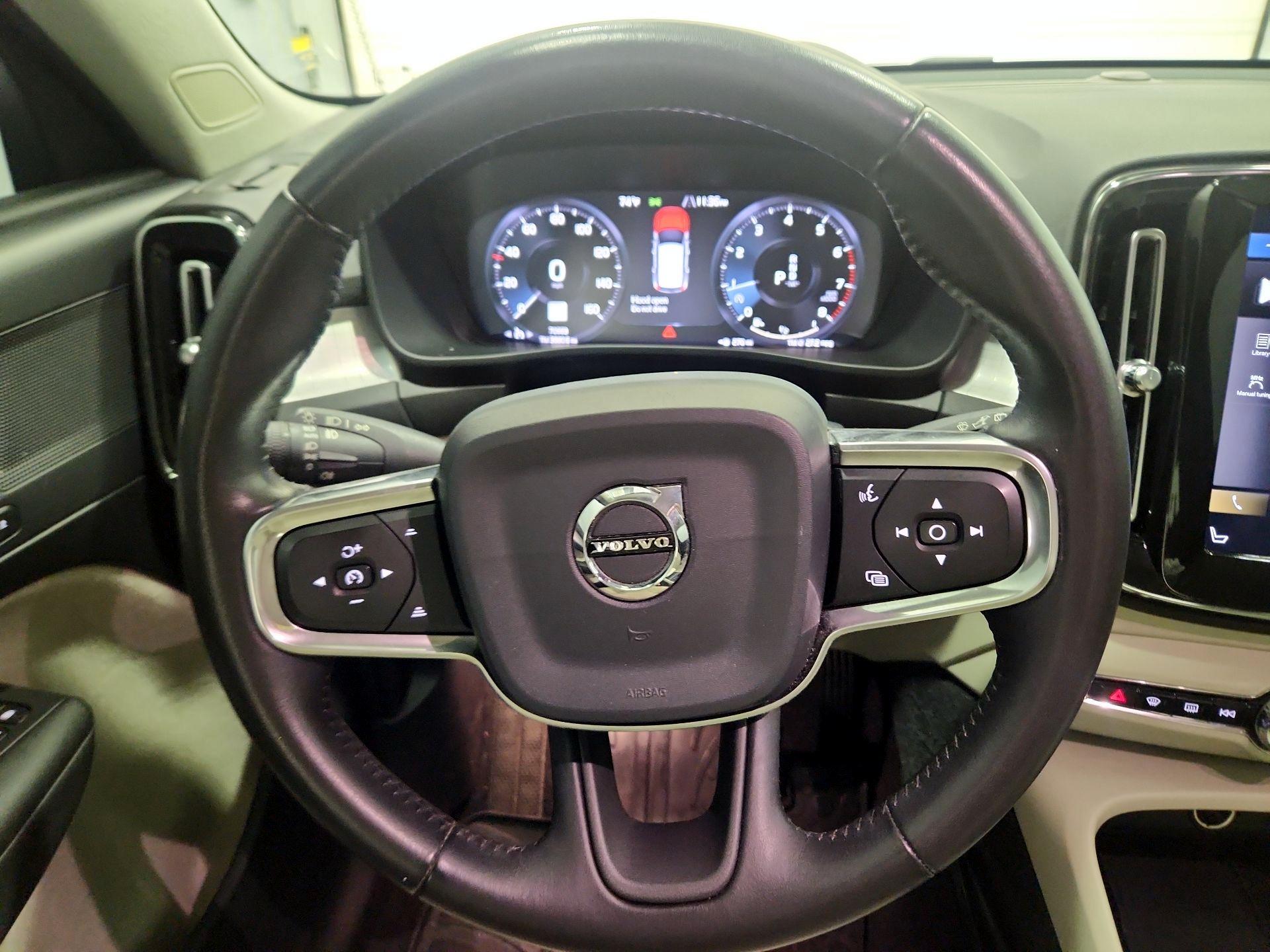 Thumbnail: 2020 Volvo XC40 - 10