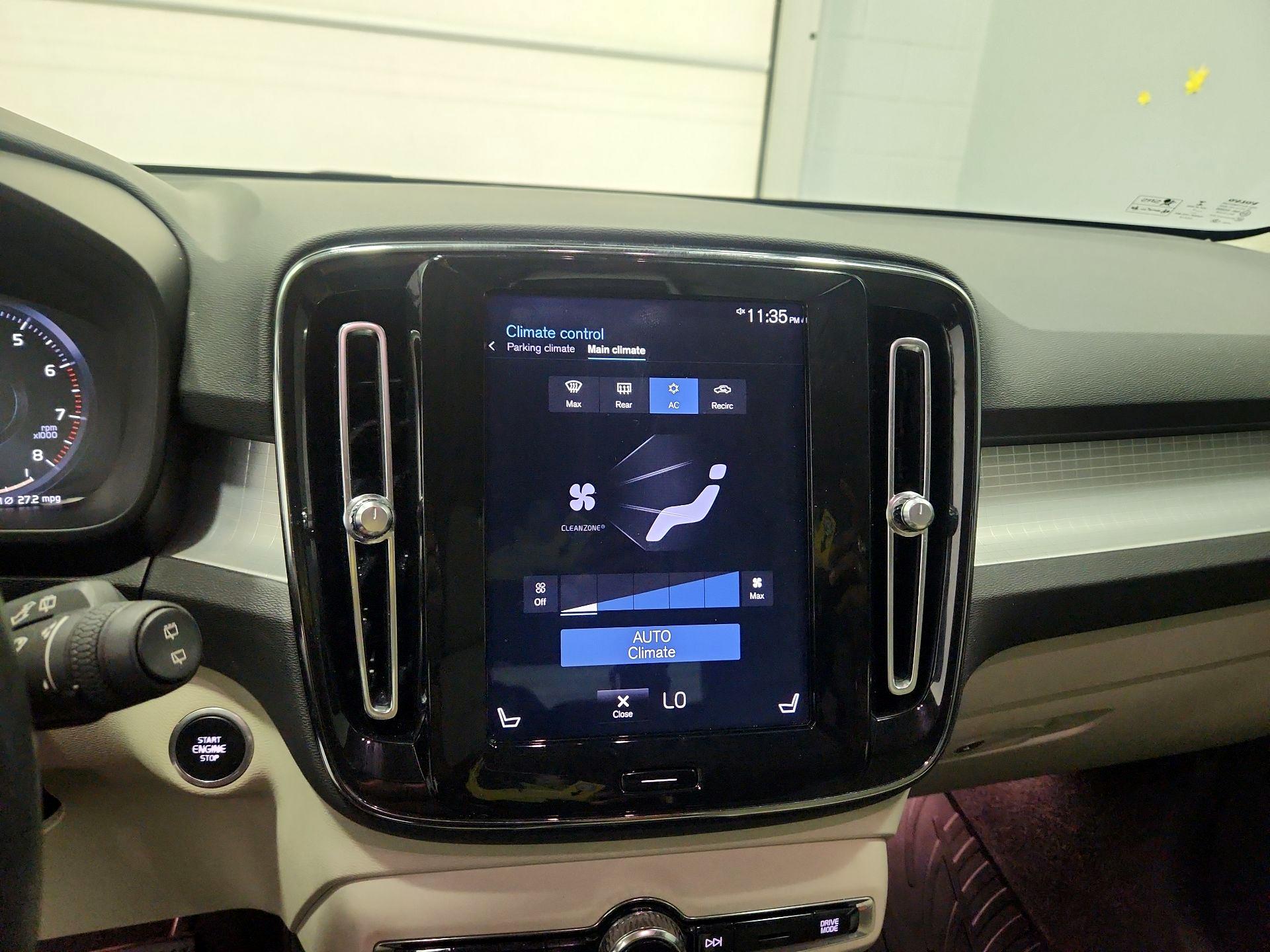 Thumbnail: 2020 Volvo XC40 - 16