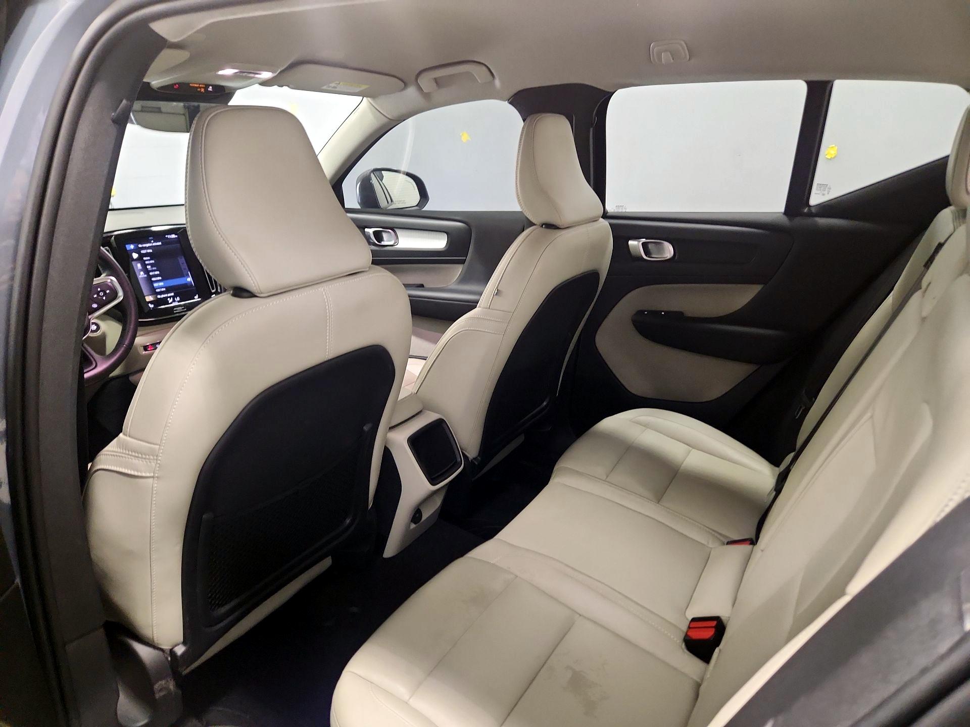 Thumbnail: 2020 Volvo XC40 - 19