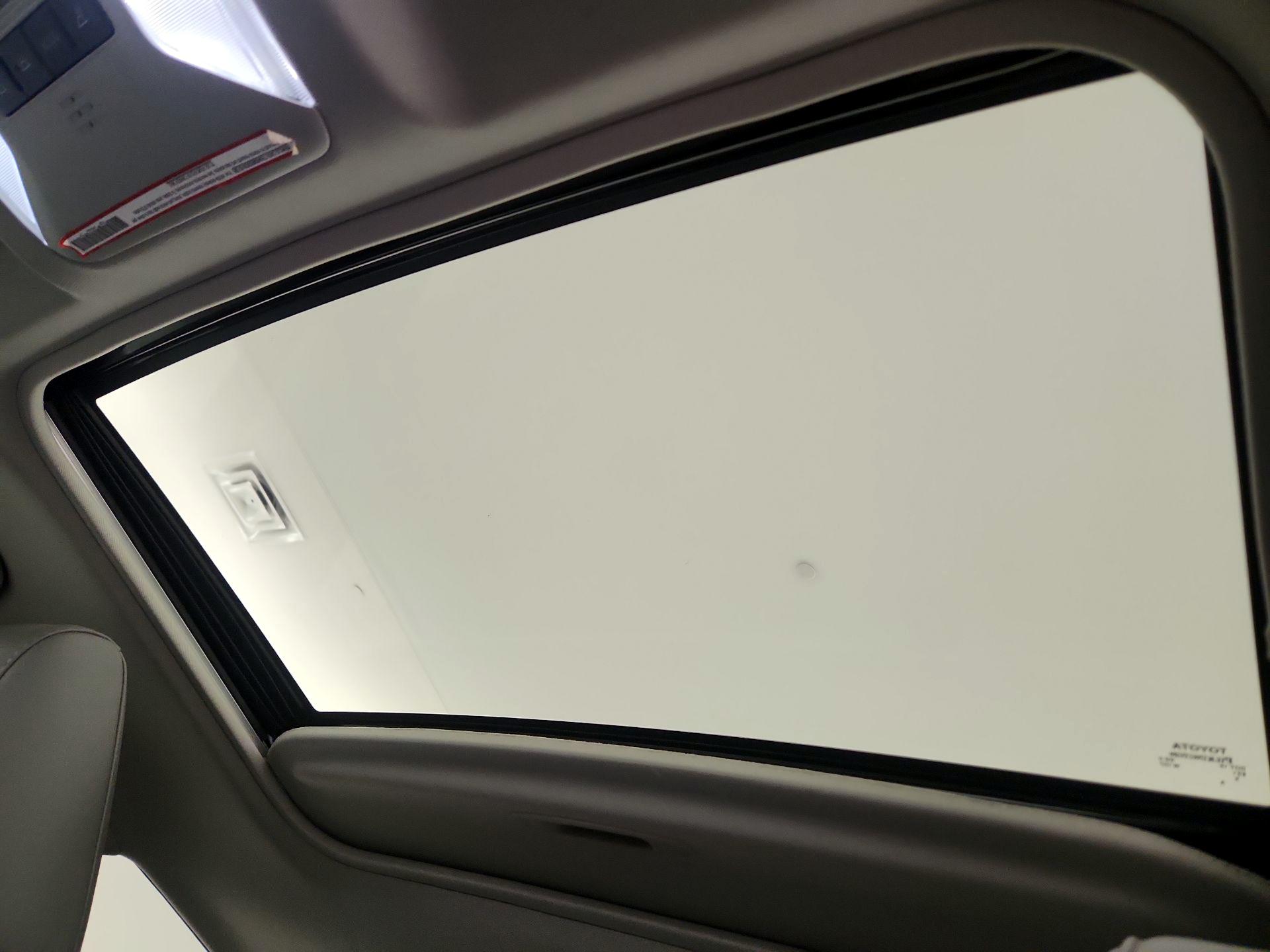 Thumbnail: 2022 Toyota RAV4 - 19