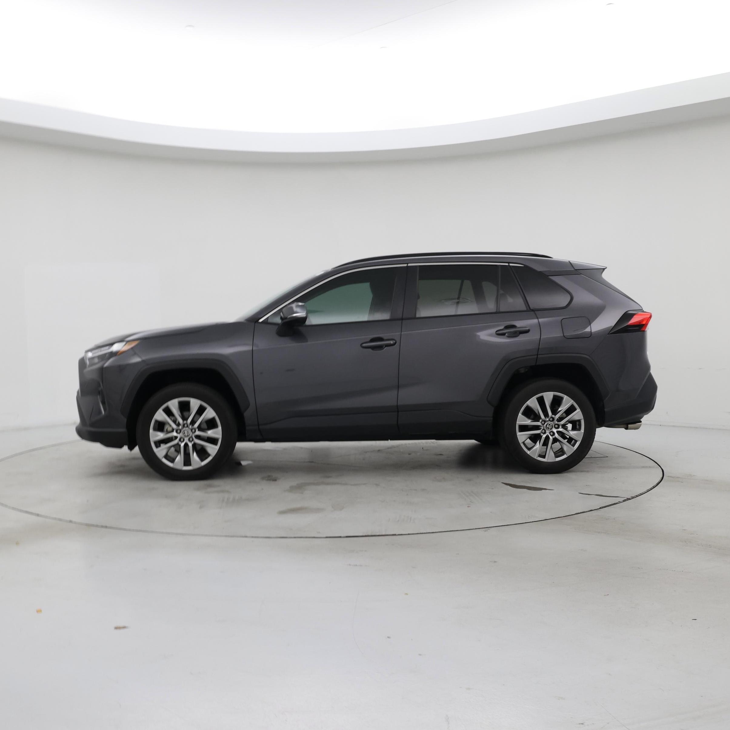 Thumbnail: 2022 Toyota RAV4 - 3