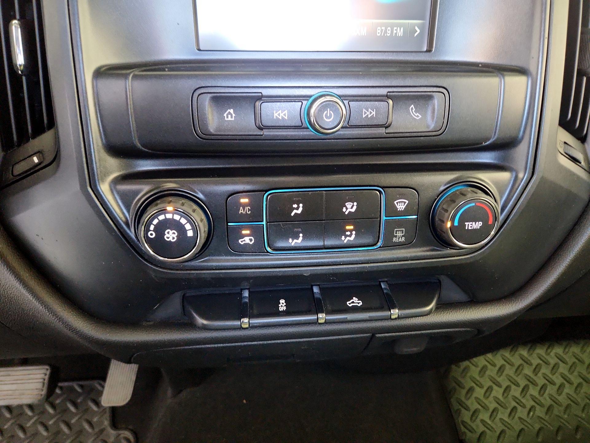 Thumbnail: 2018 Chevrolet Silverado 1500 - 16