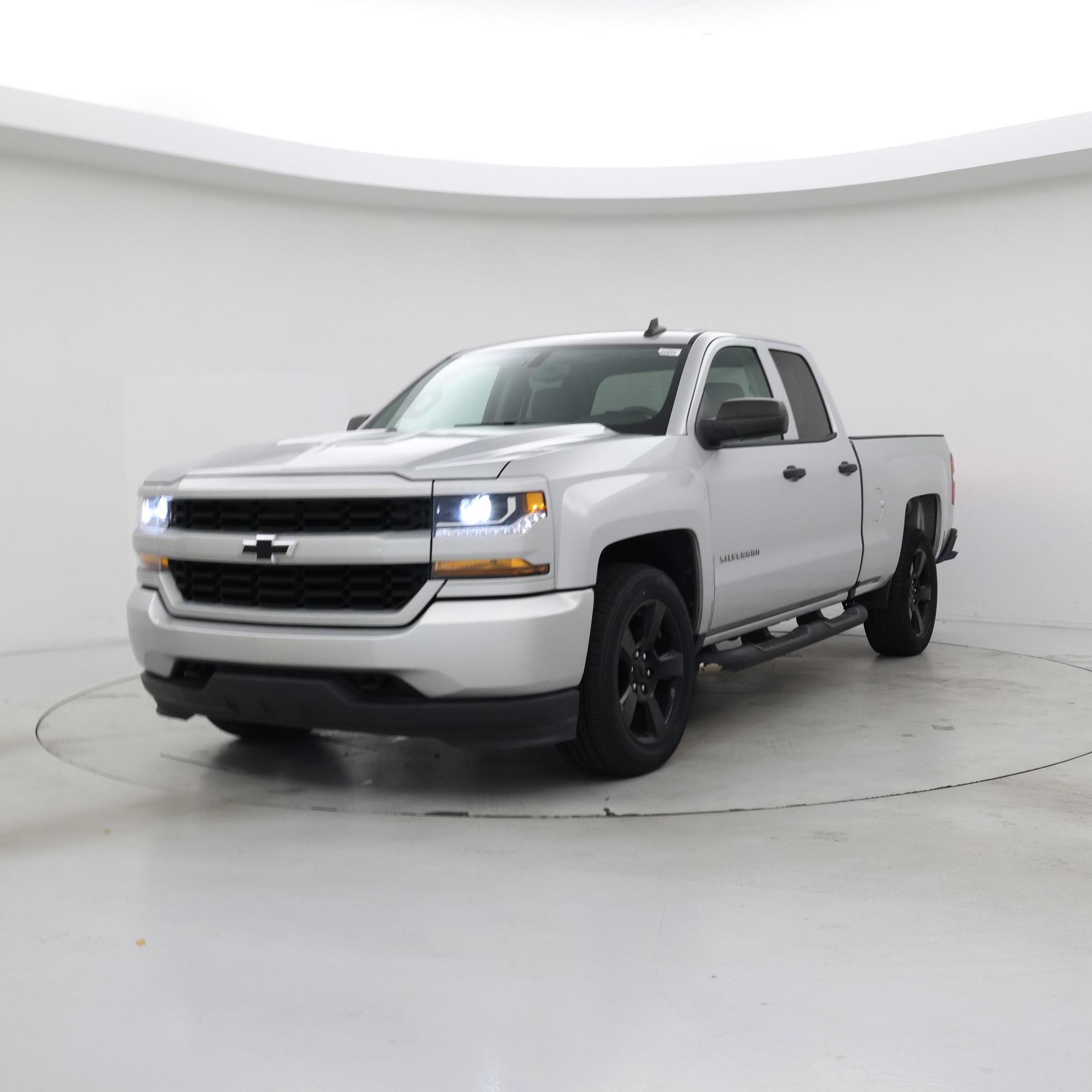 Thumbnail: 2018 Chevrolet Silverado 1500 - 4