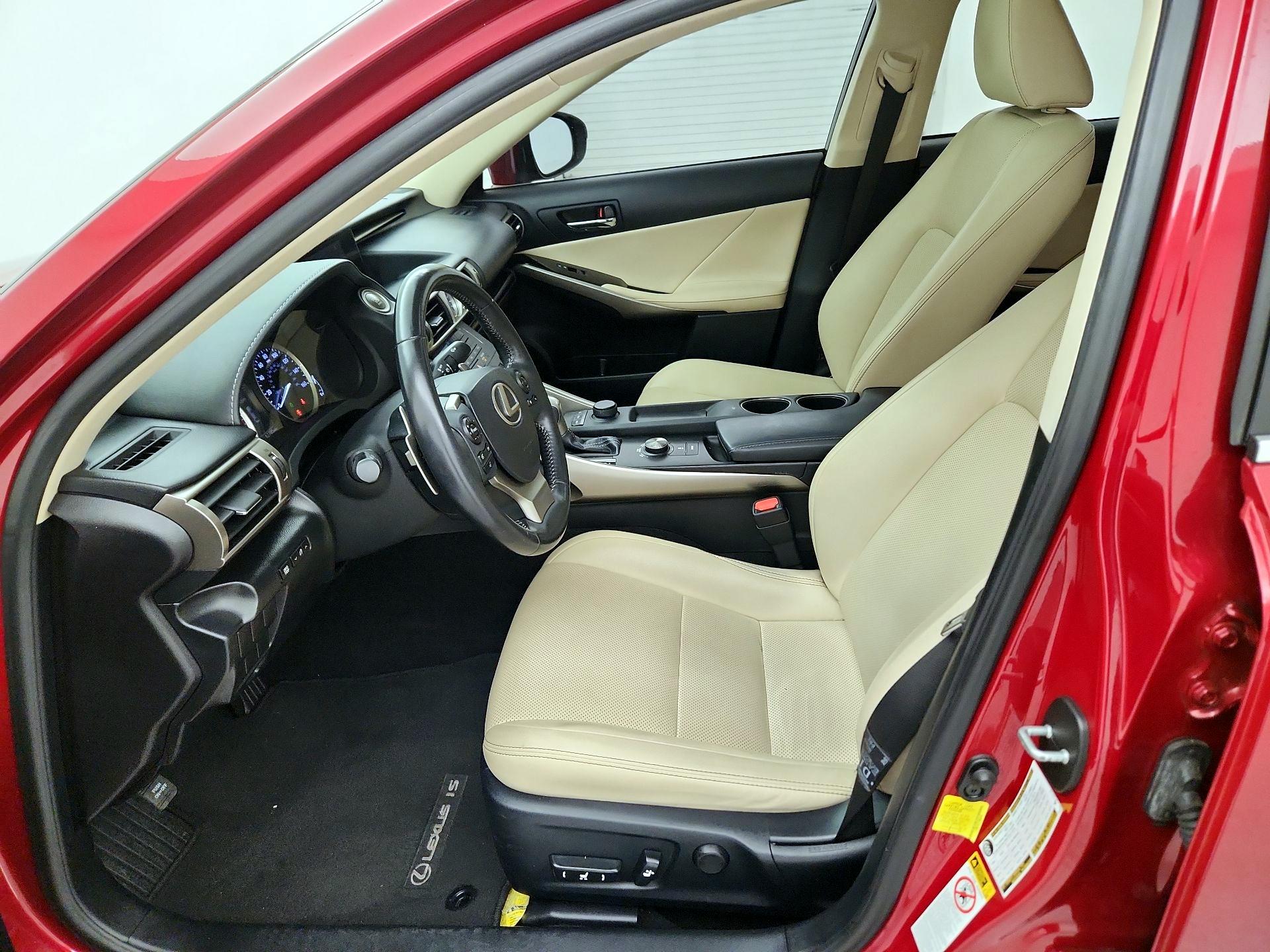 Thumbnail: 2015 Lexus IS - 11