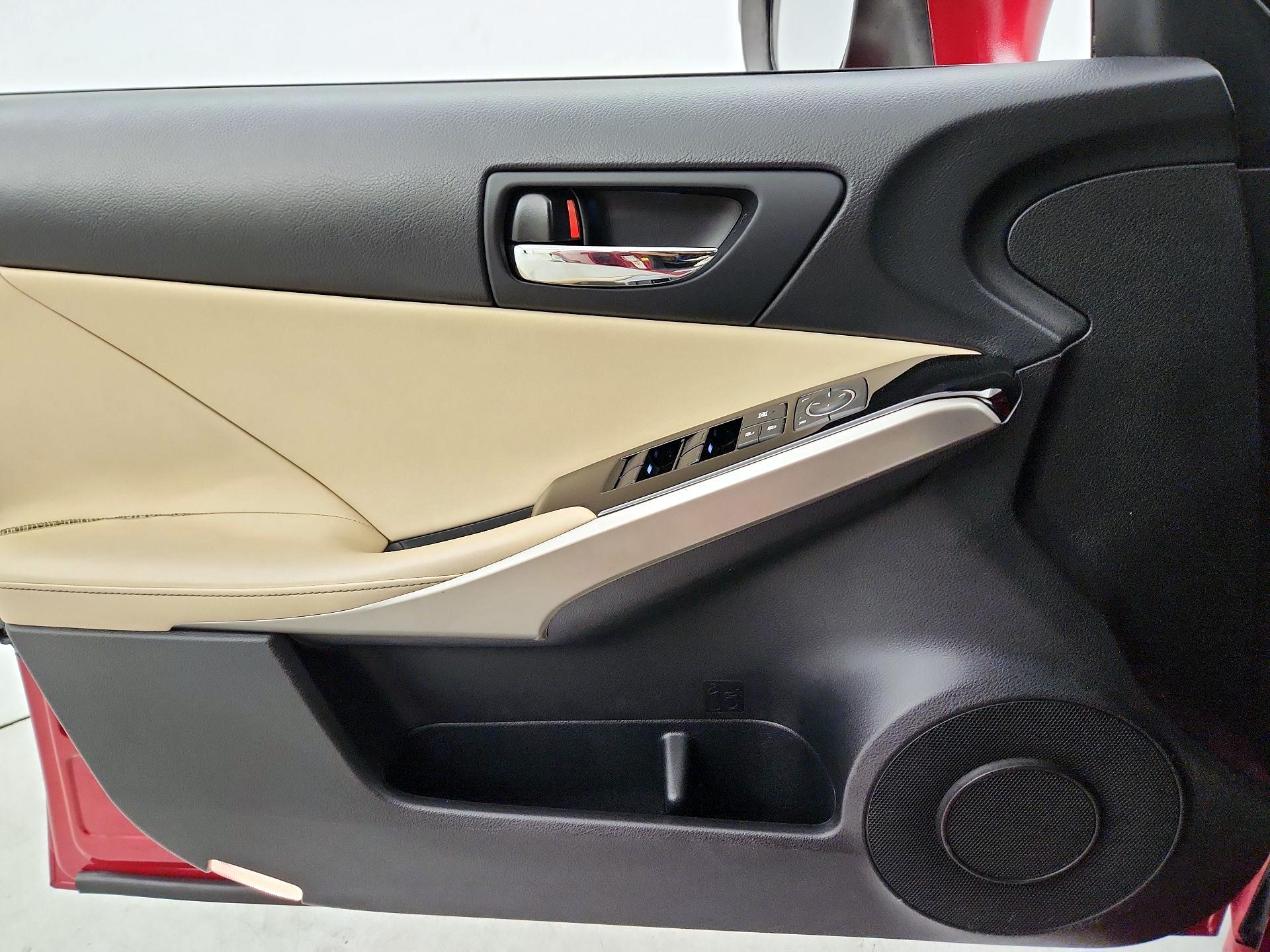 Thumbnail: 2015 Lexus IS - 12