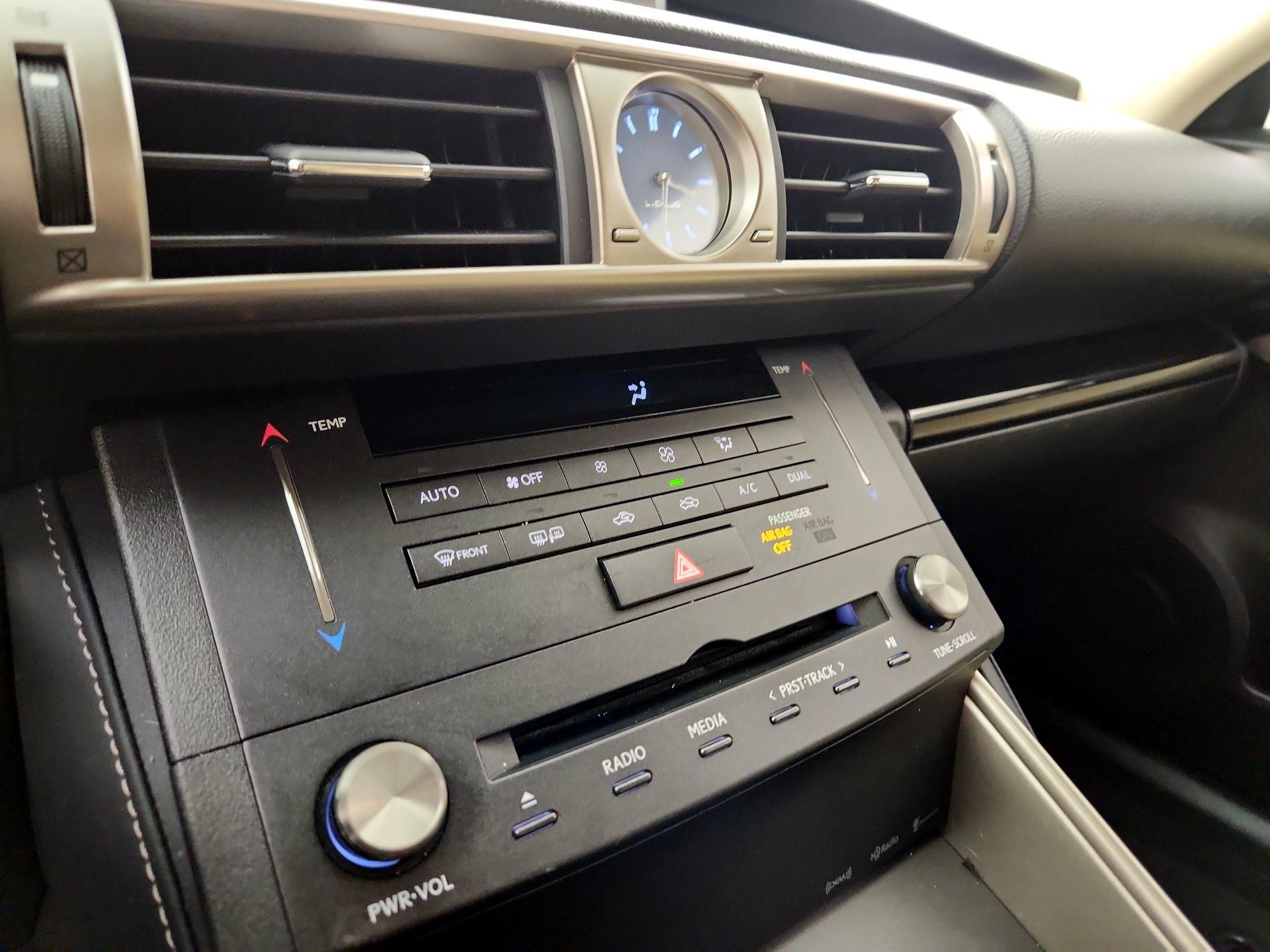 Thumbnail: 2015 Lexus IS - 16