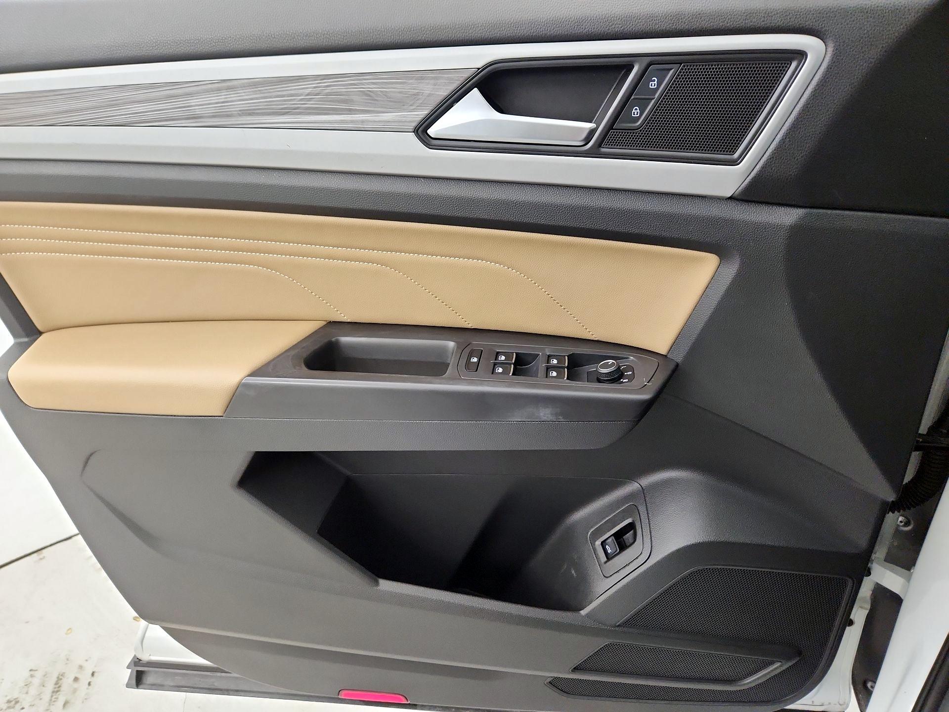 Thumbnail: 2022 Volkswagen Atlas - 12