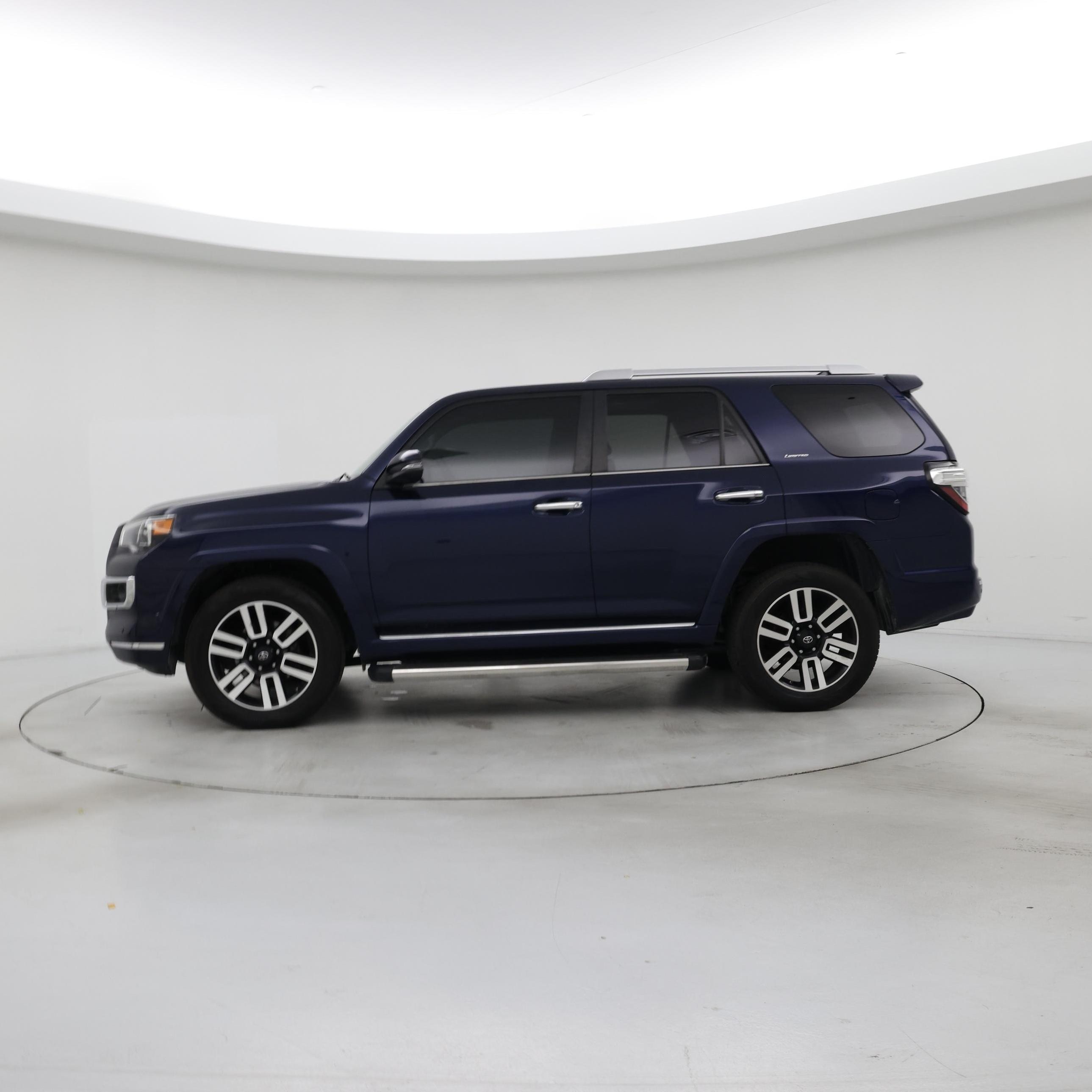 Thumbnail: 2019 Toyota 4Runner - 3