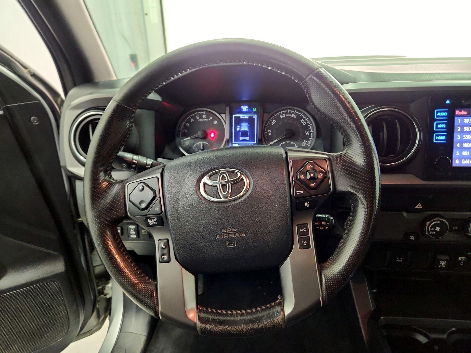 Thumbnail: 2019 Toyota Tacoma - 10