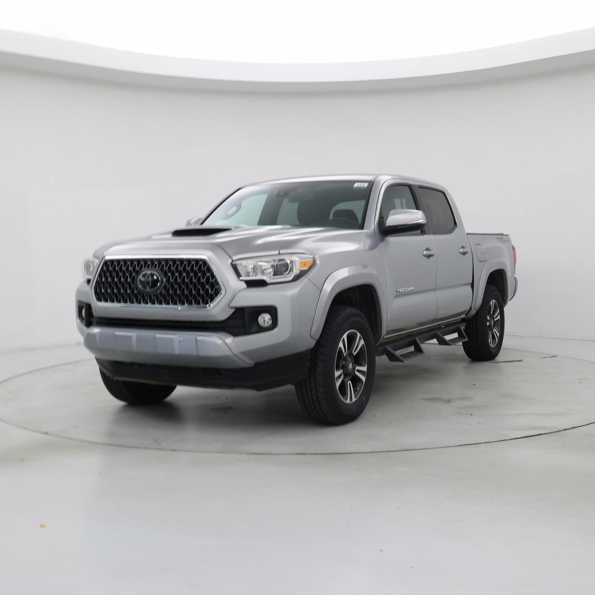 Thumbnail: 2019 Toyota Tacoma - 4