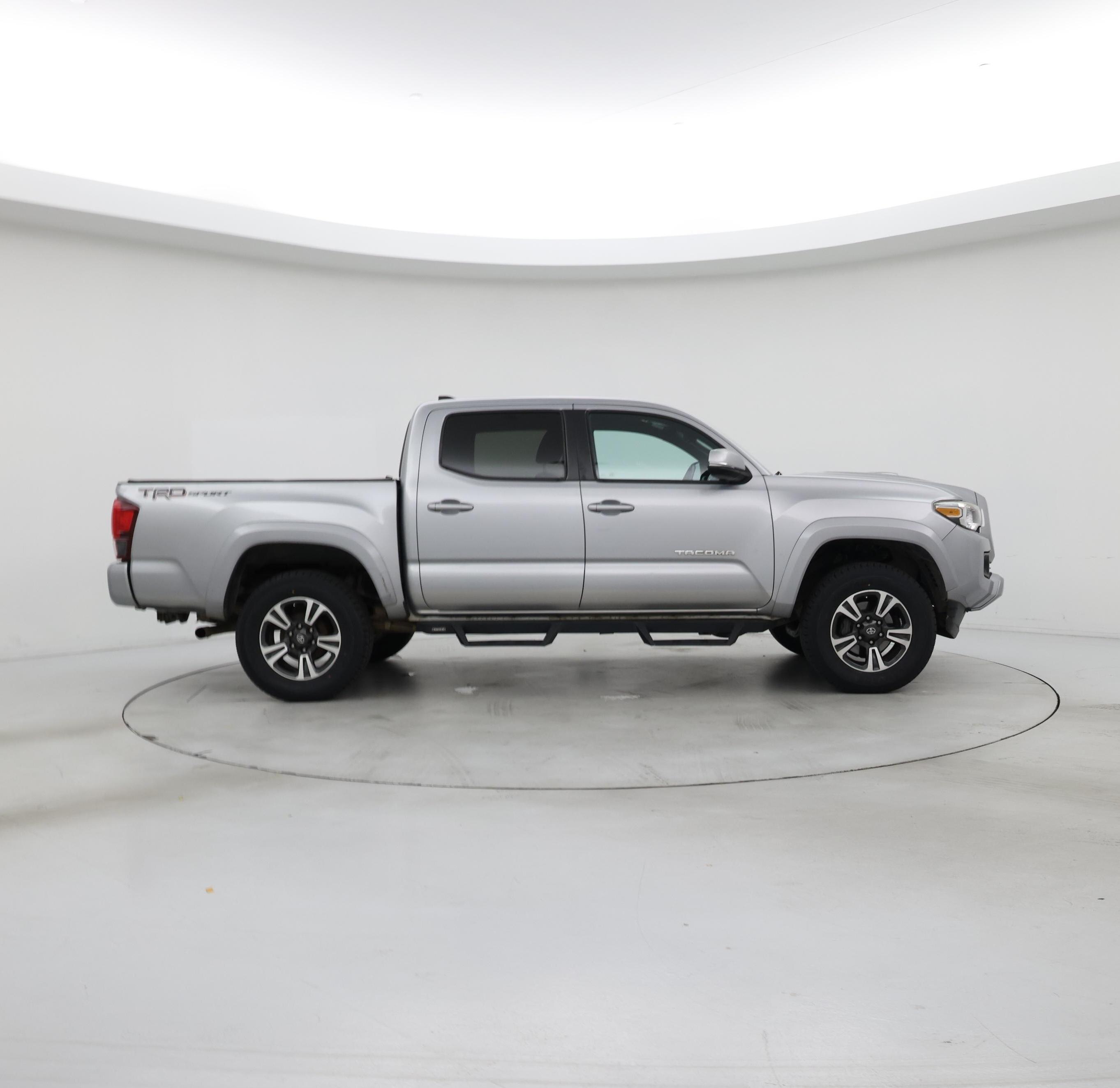 Thumbnail: 2019 Toyota Tacoma - 7