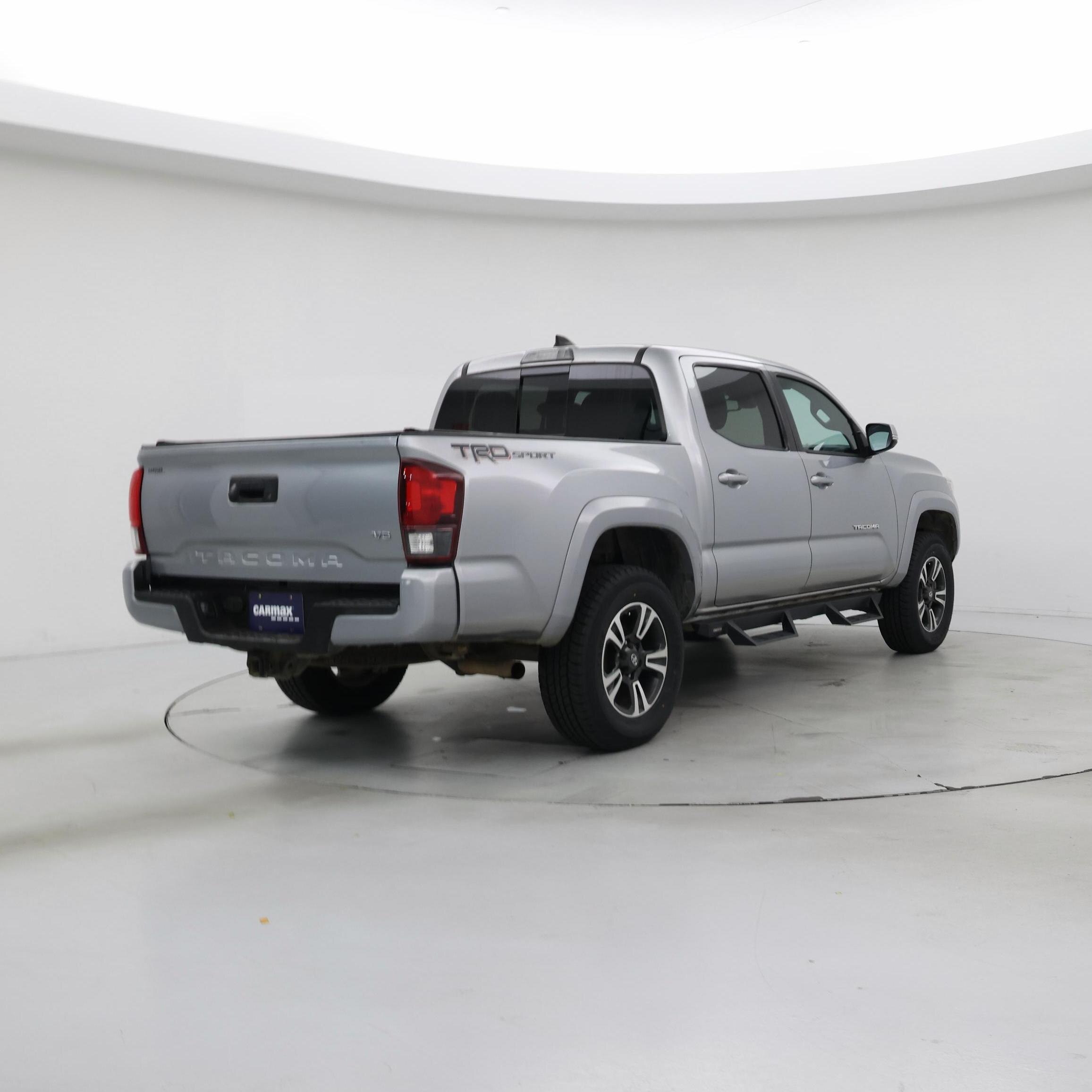 Thumbnail: 2019 Toyota Tacoma - 8