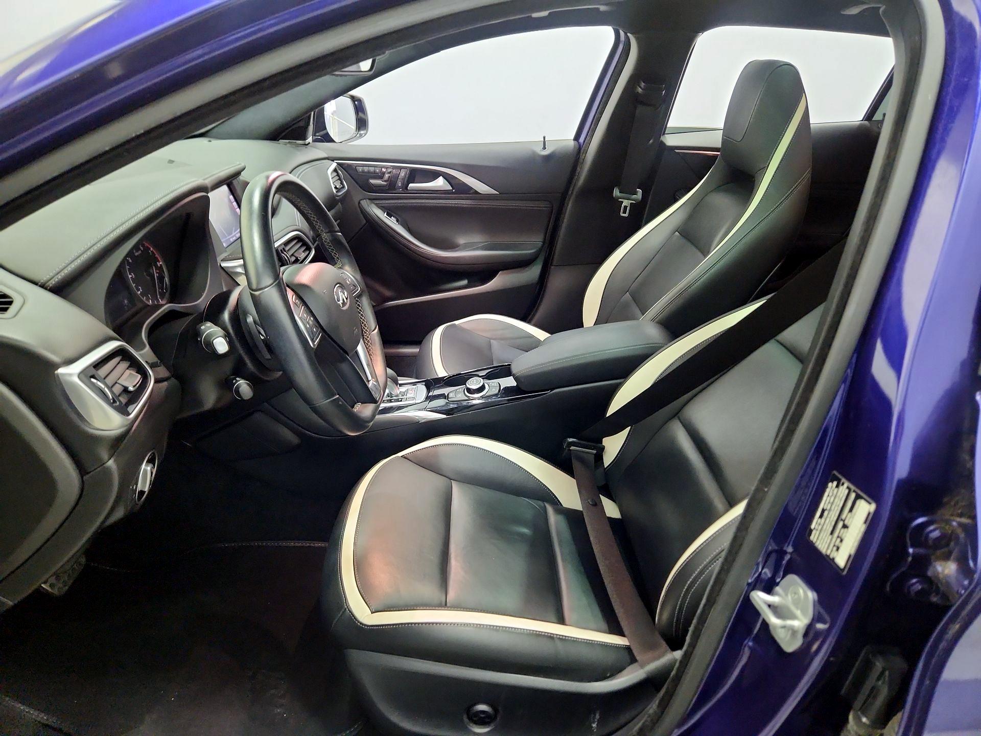 Thumbnail: 2017 INFINITI QX30 - 11