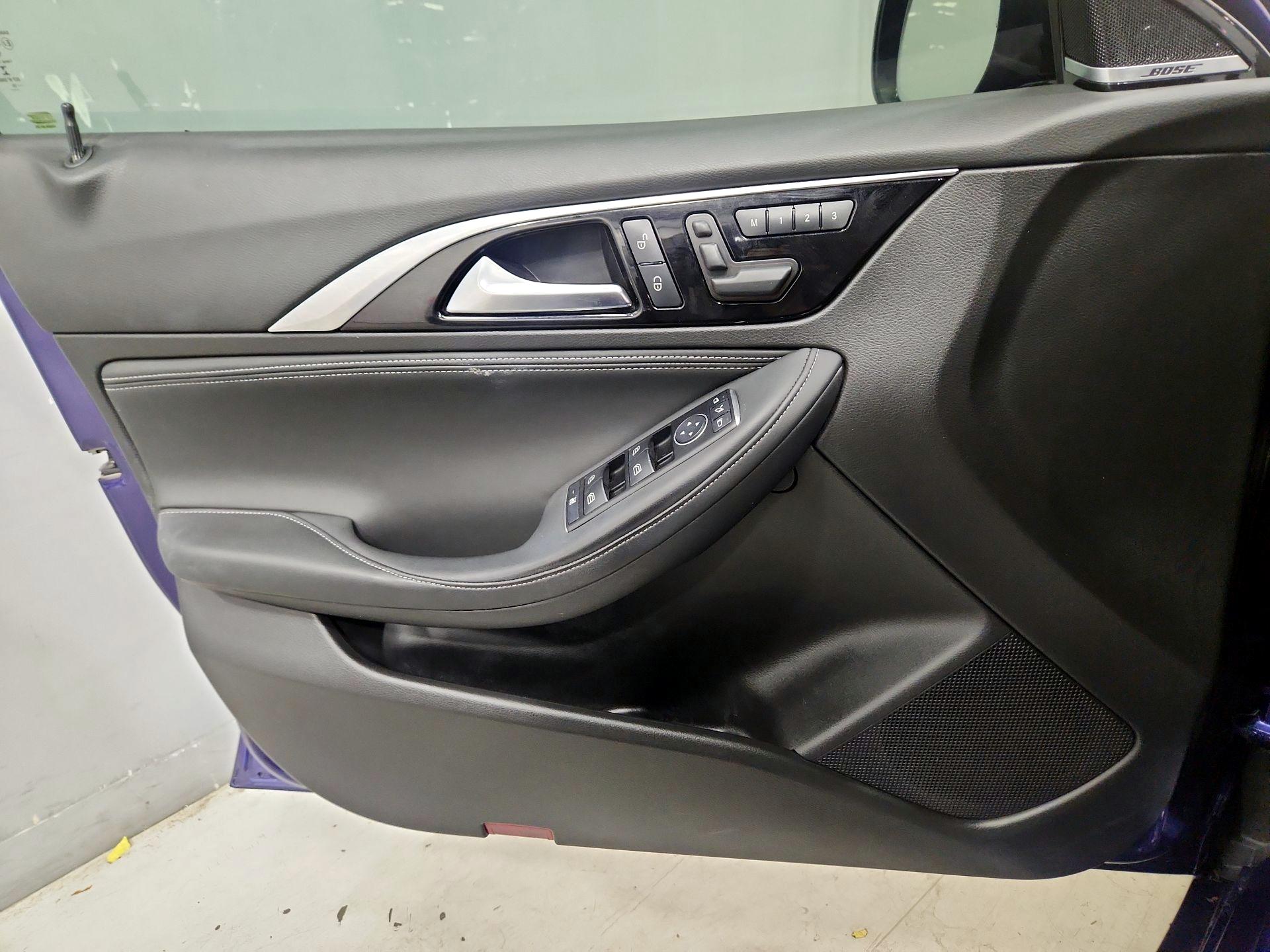 Thumbnail: 2017 INFINITI QX30 - 12