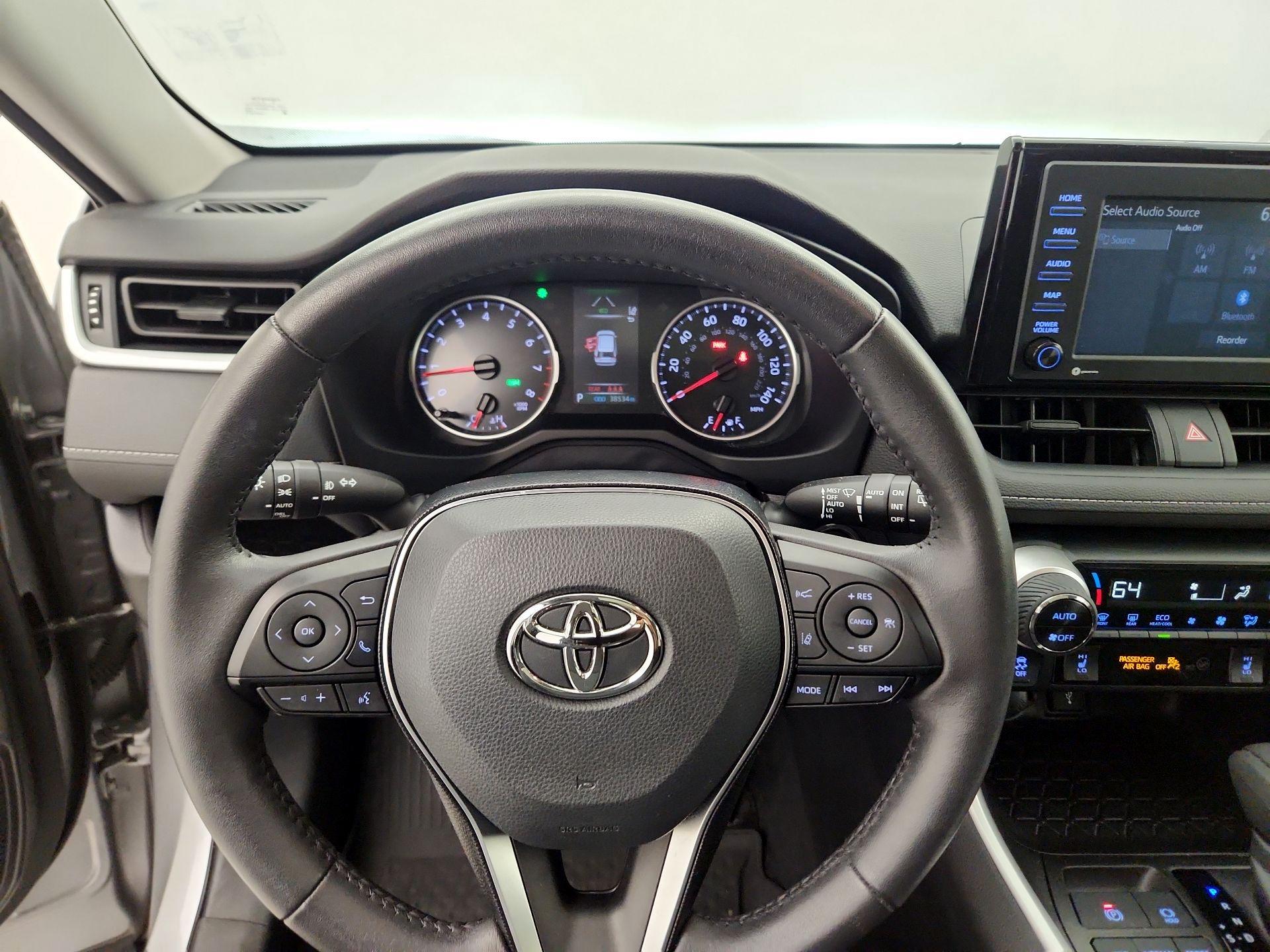Thumbnail: 2021 Toyota RAV4 - 10
