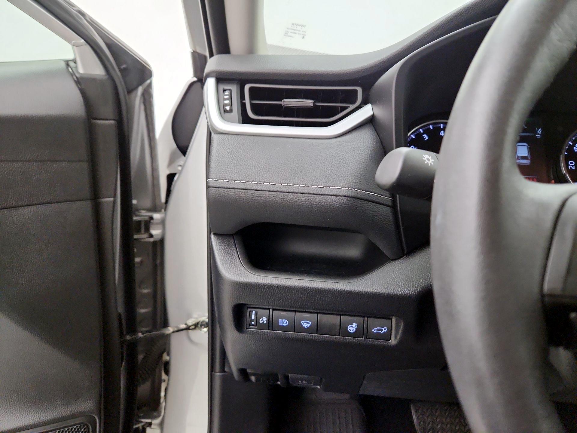 Thumbnail: 2021 Toyota RAV4 - 13
