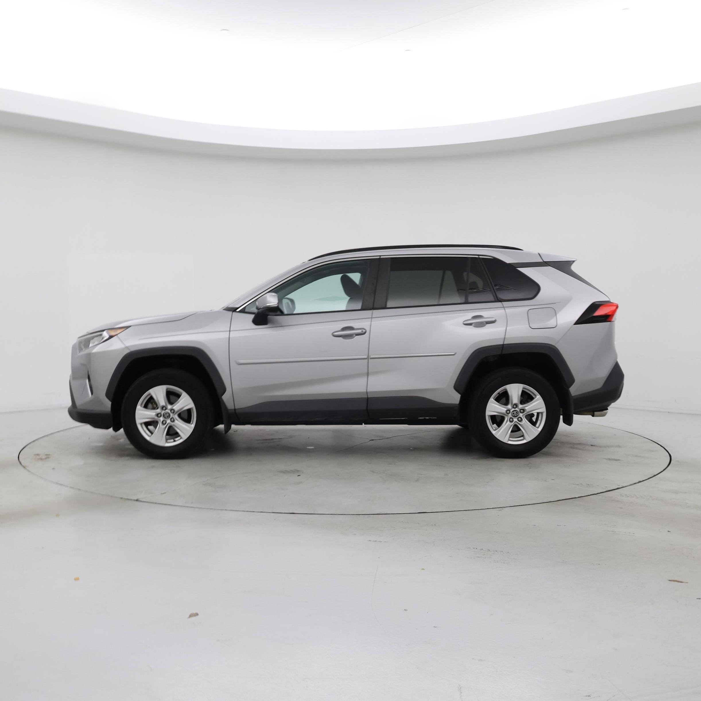 Thumbnail: 2021 Toyota RAV4 - 3