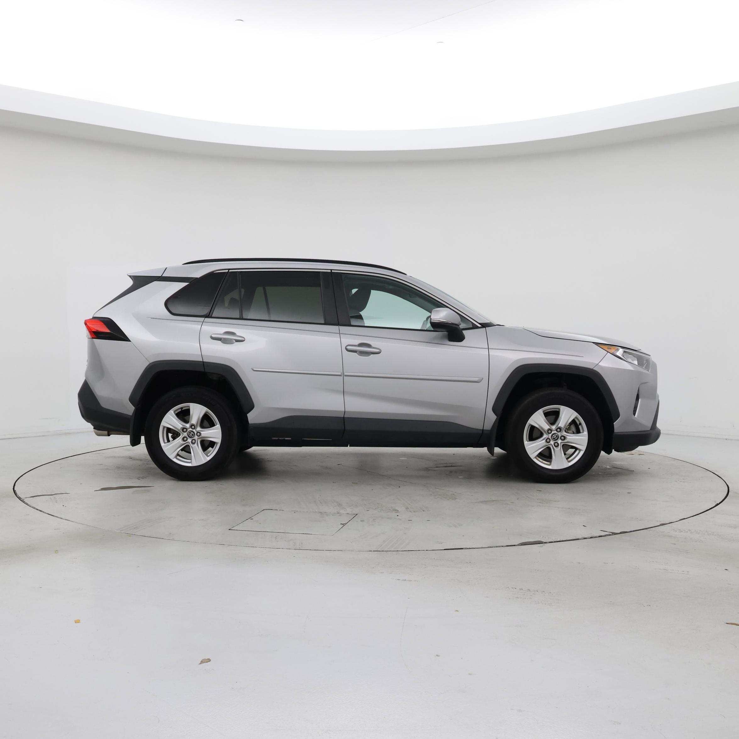 Thumbnail: 2021 Toyota RAV4 - 7