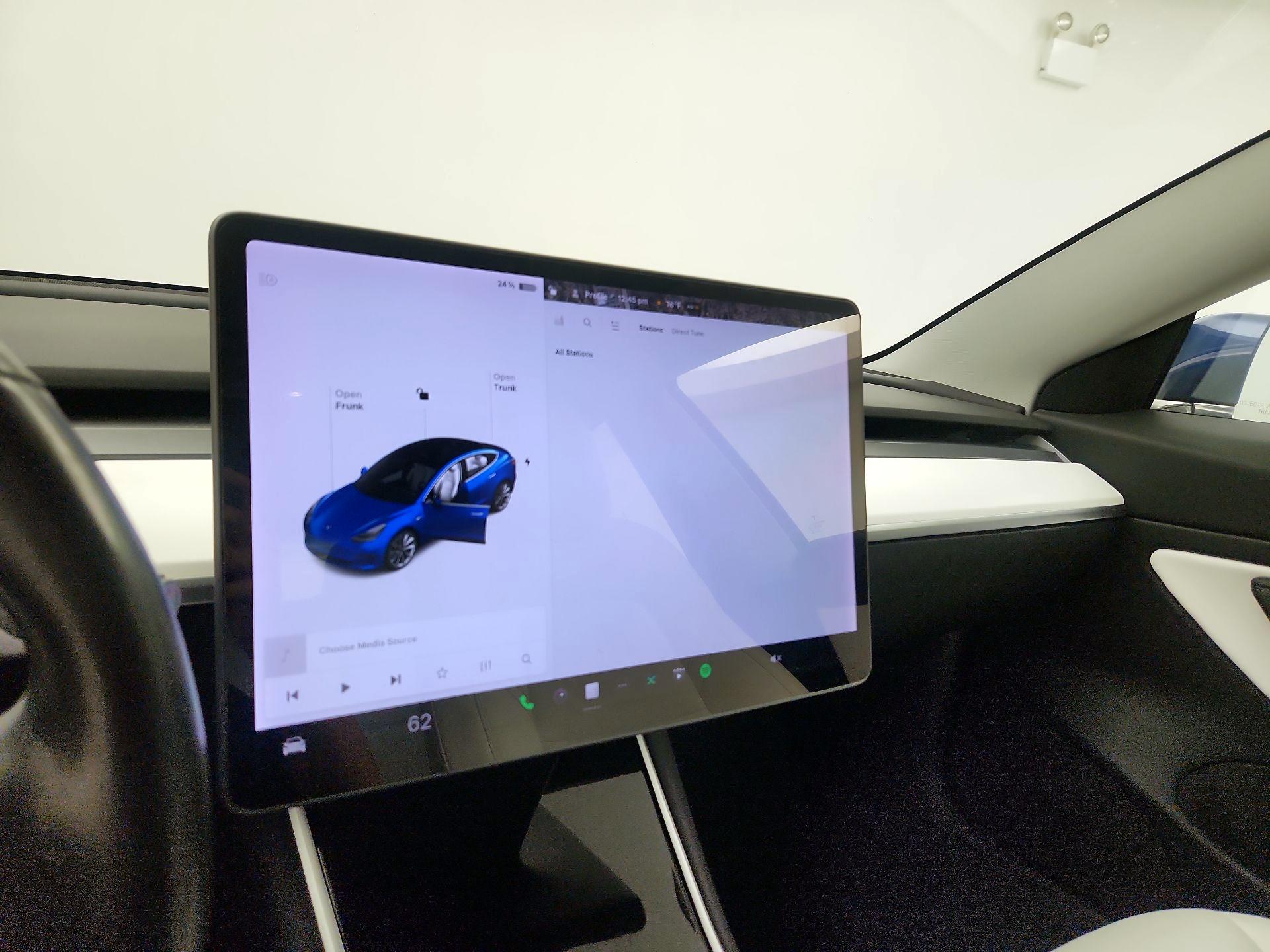 Thumbnail: 2019 Tesla Model 3 - 15