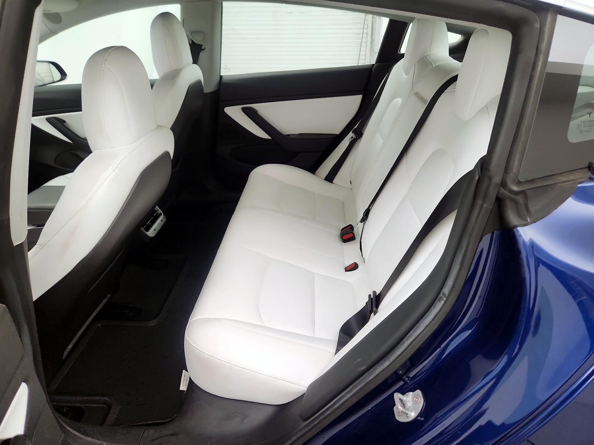 Thumbnail: 2019 Tesla Model 3 - 20