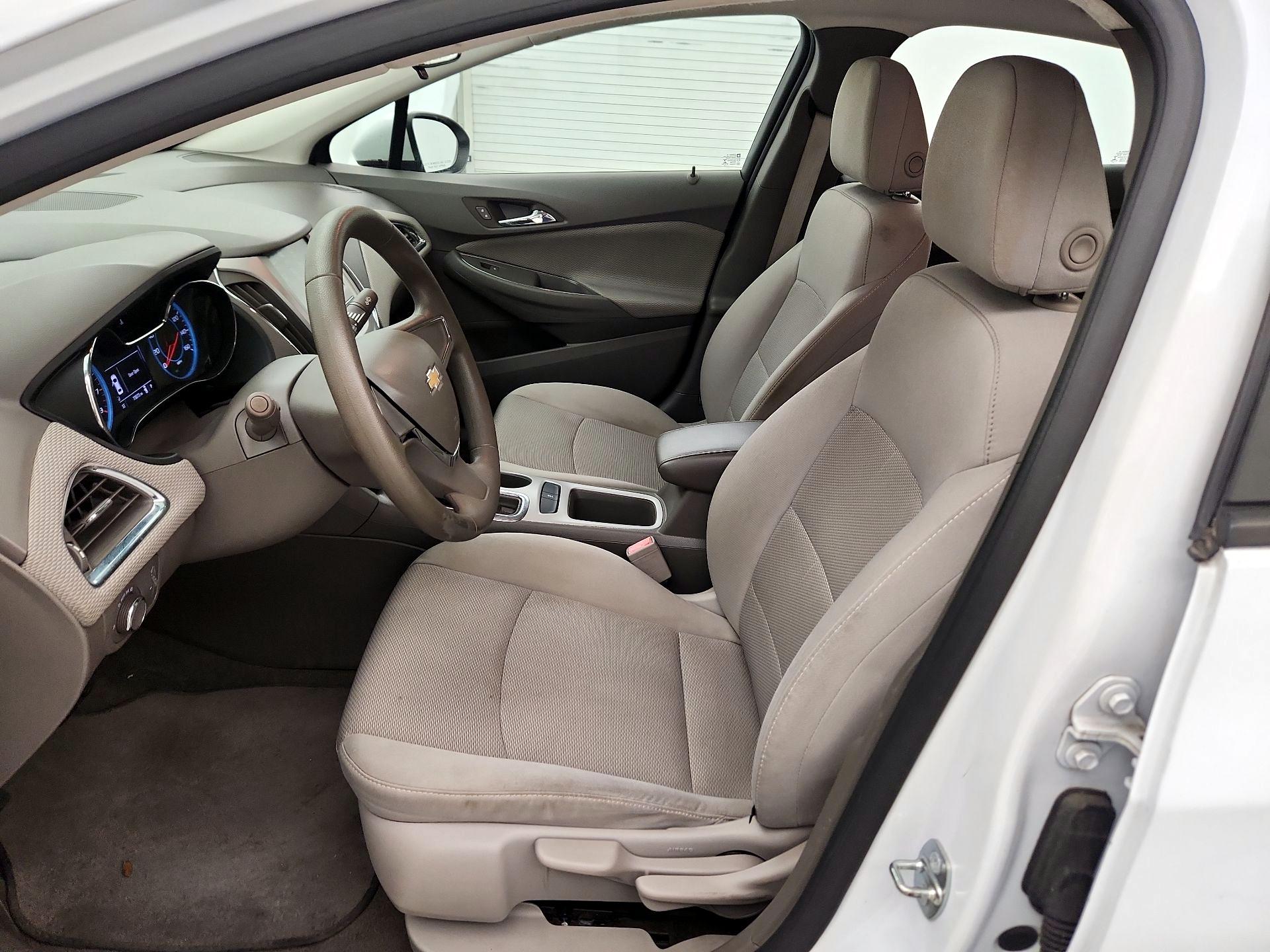 Thumbnail: 2016 Chevrolet Cruze - 11