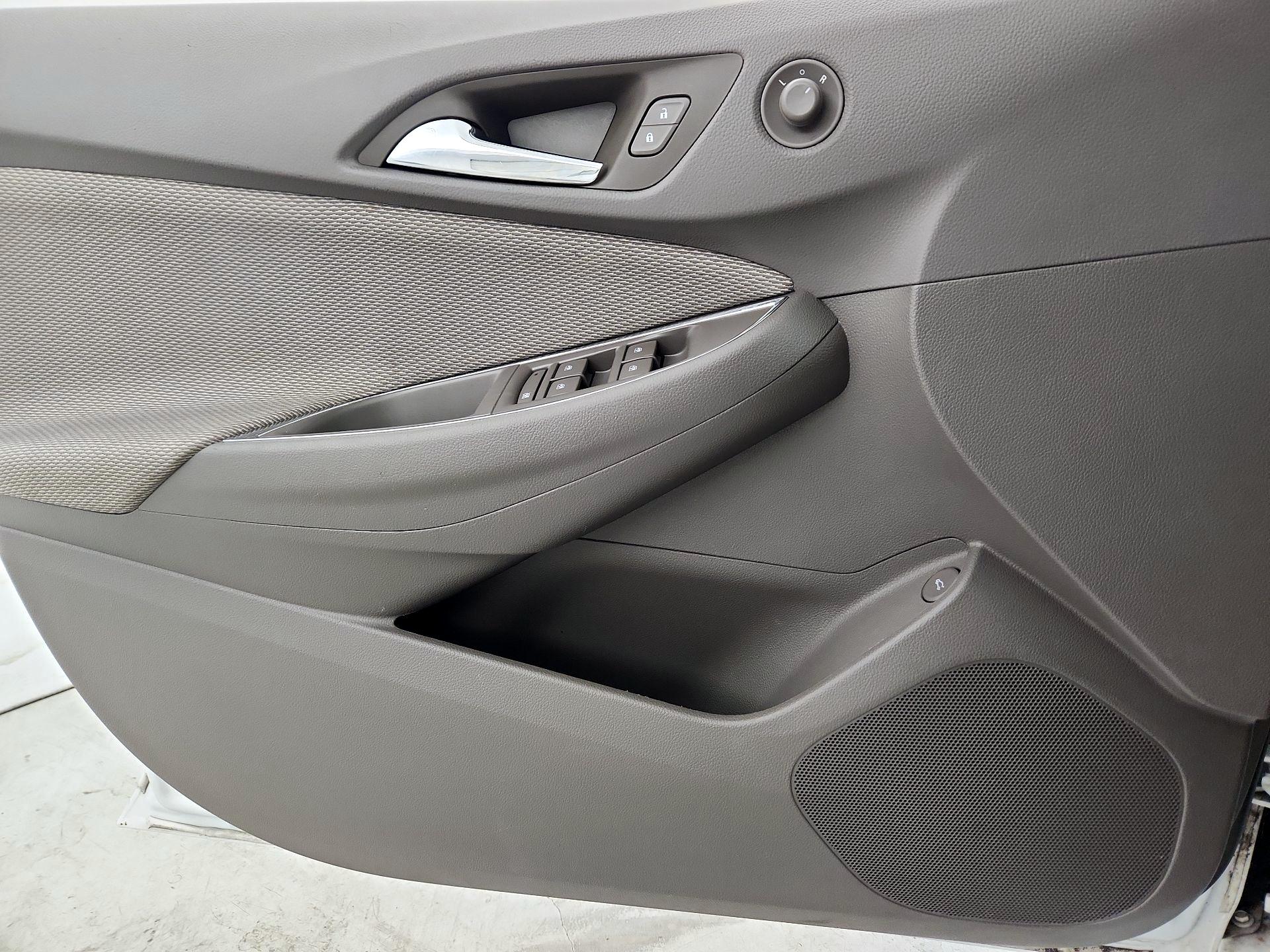 Thumbnail: 2016 Chevrolet Cruze - 12