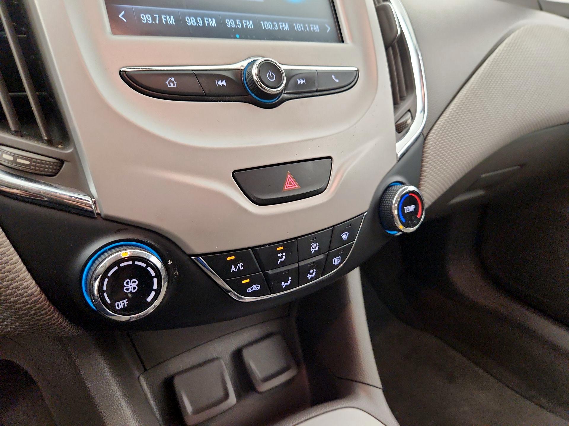 Thumbnail: 2016 Chevrolet Cruze - 16