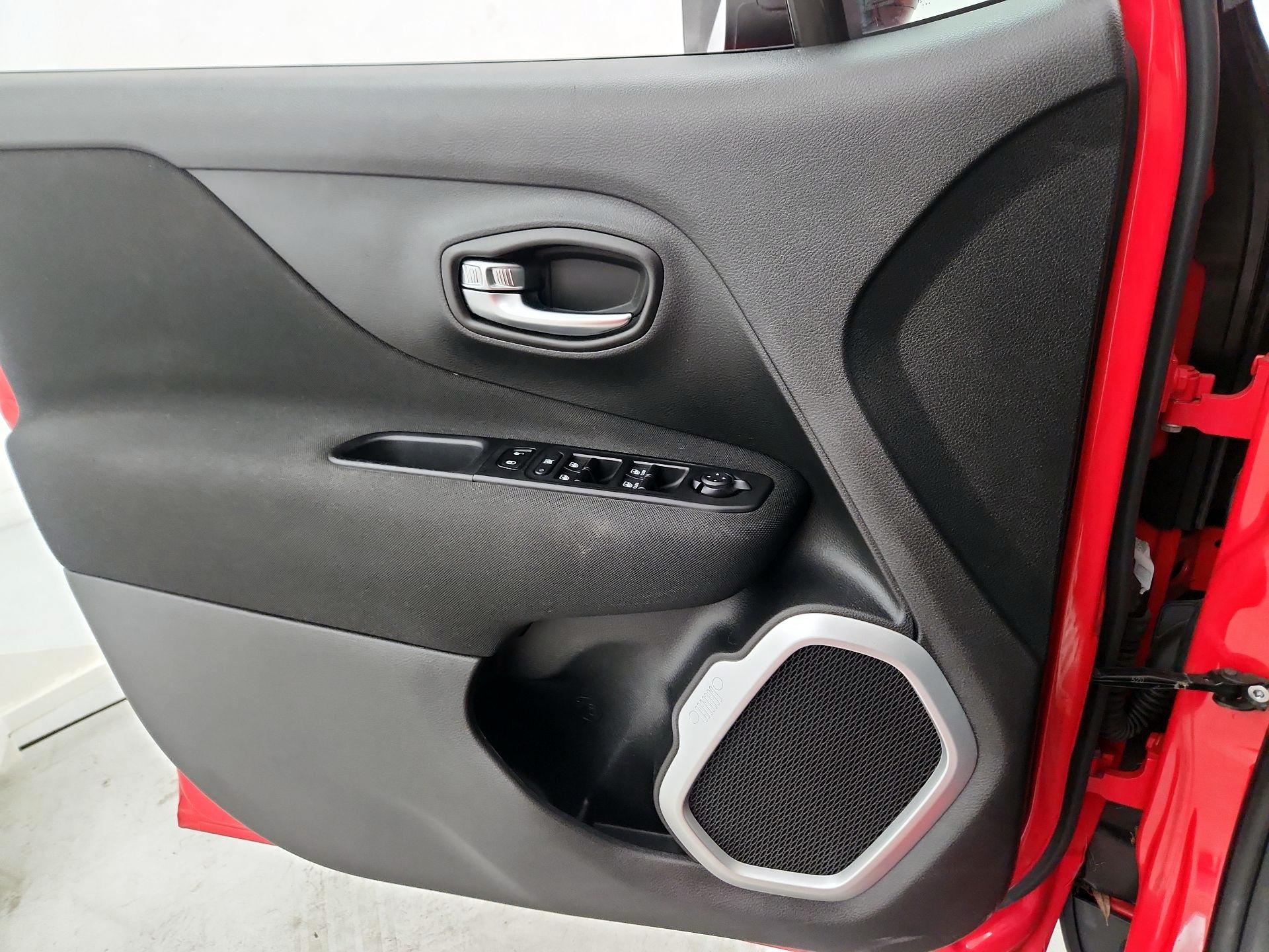 Thumbnail: 2021 Jeep Renegade - 12