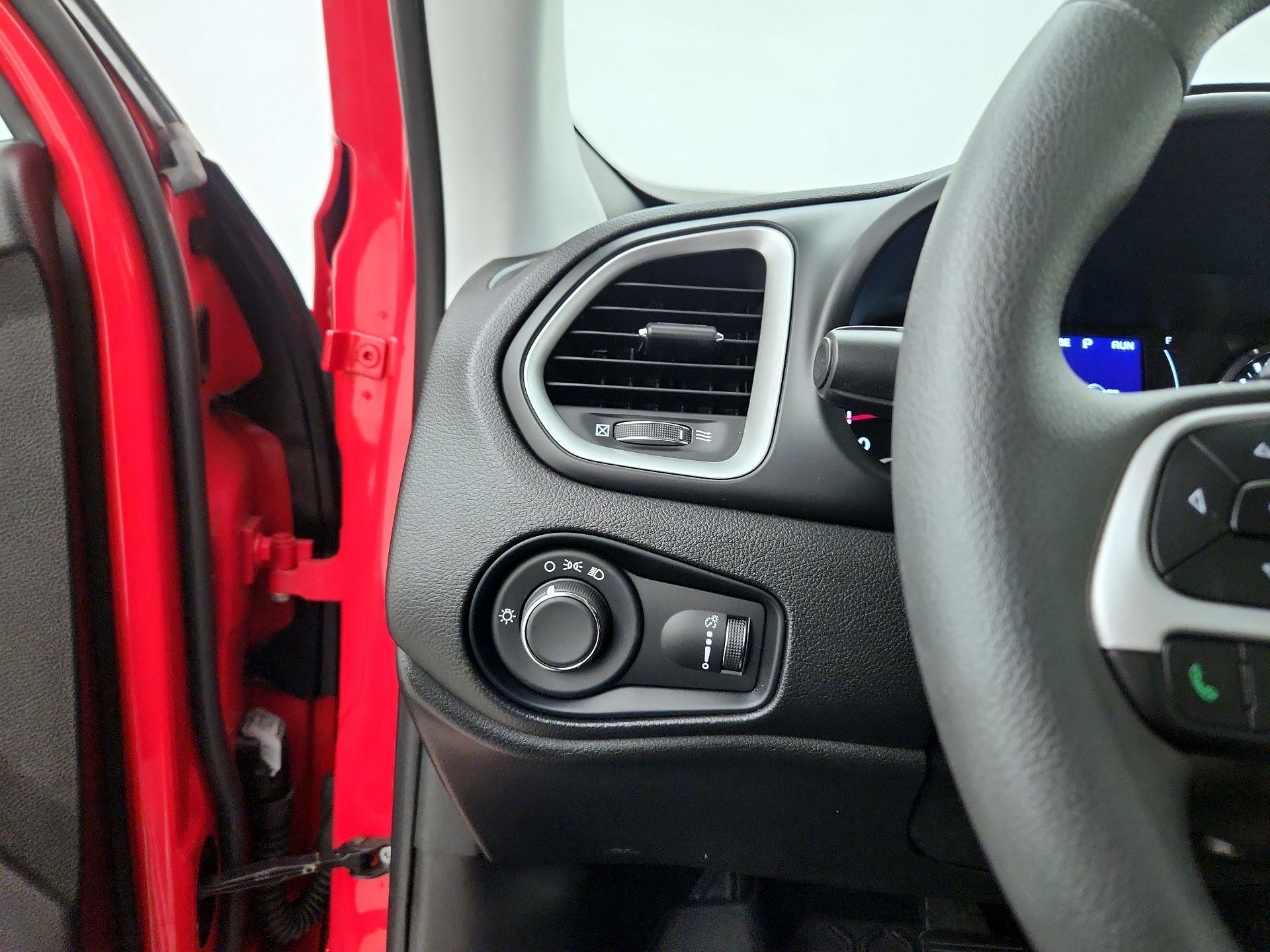Thumbnail: 2021 Jeep Renegade - 13