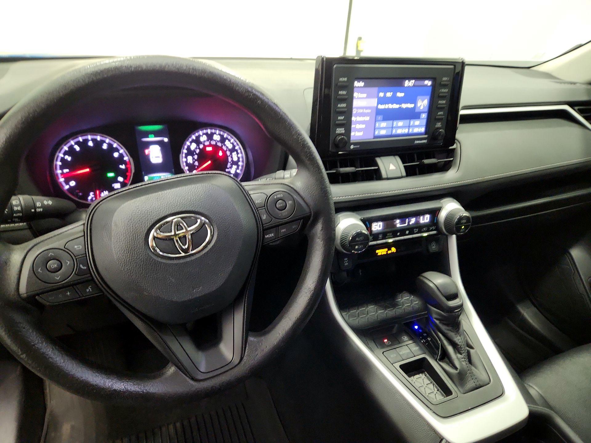 Thumbnail: 2021 Toyota RAV4 - 9