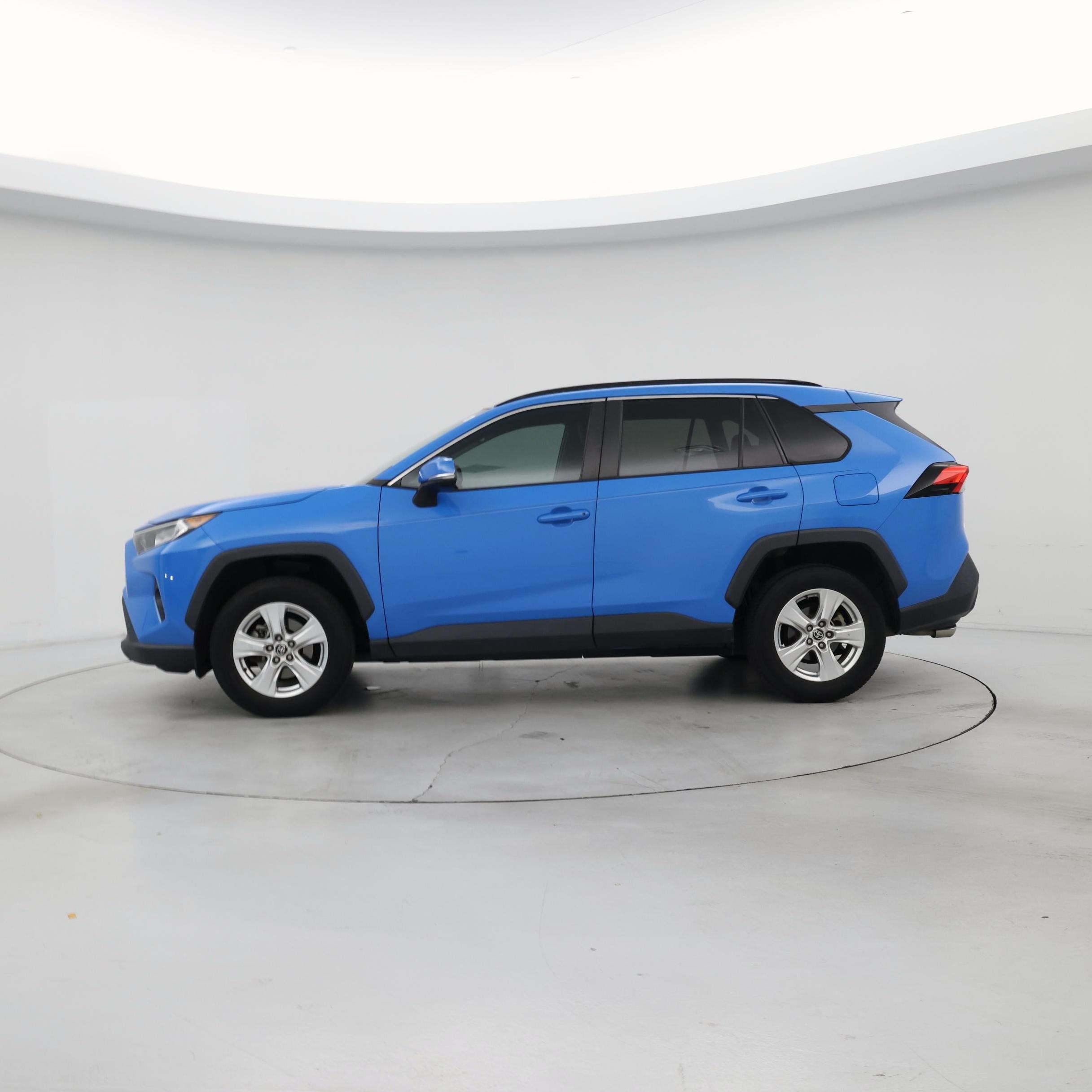 Thumbnail: 2021 Toyota RAV4 - 3