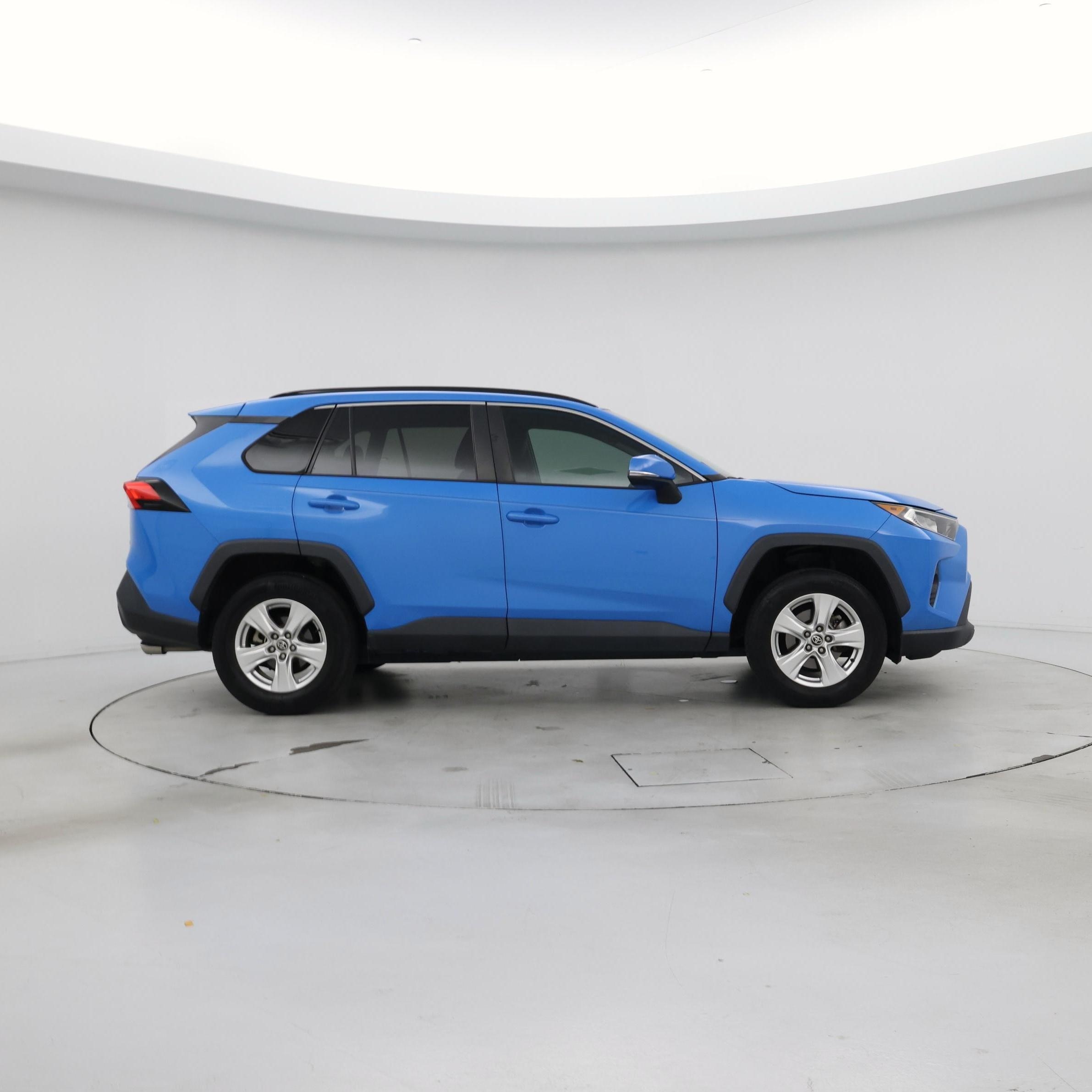 Thumbnail: 2021 Toyota RAV4 - 7