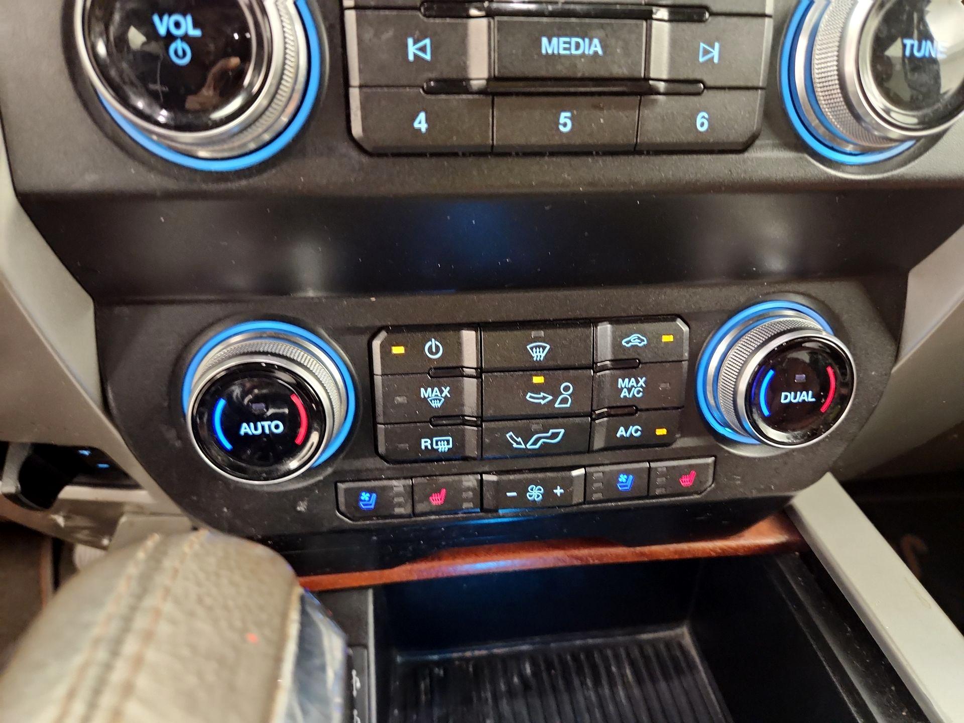 Thumbnail: 2019 Ford F-150 - 15