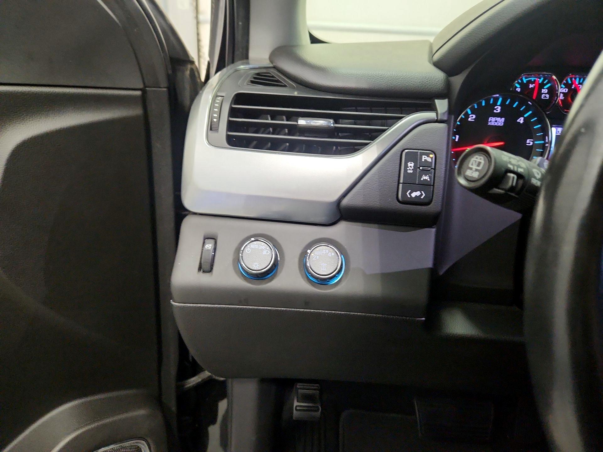 Thumbnail: 2019 Chevrolet Tahoe - 13